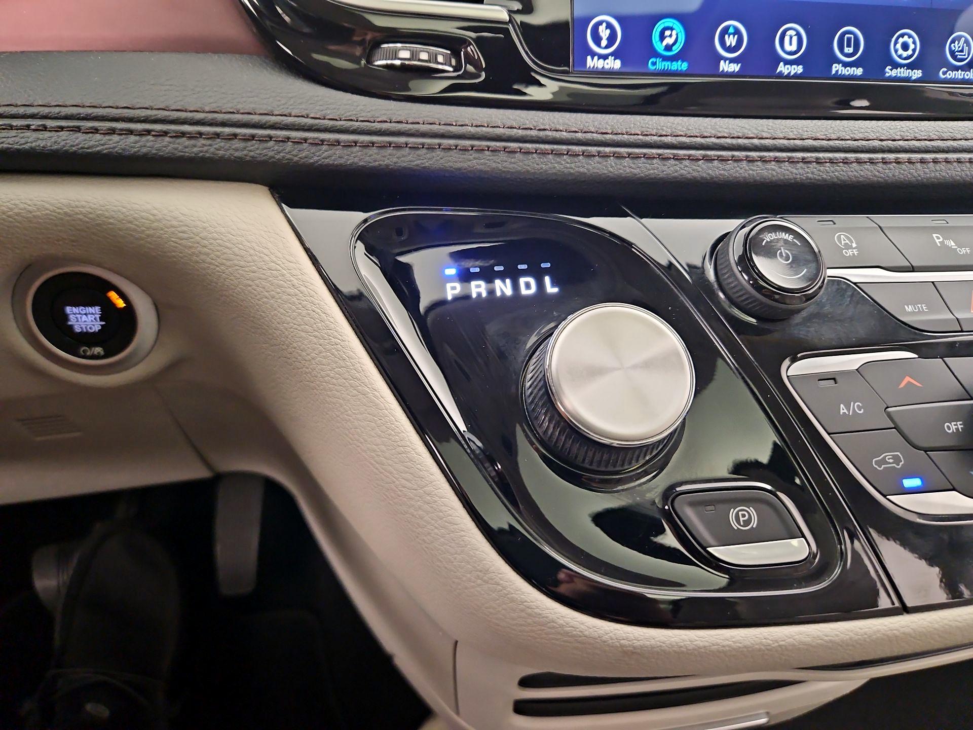 Thumbnail: 2020 Chrysler Pacifica - 18