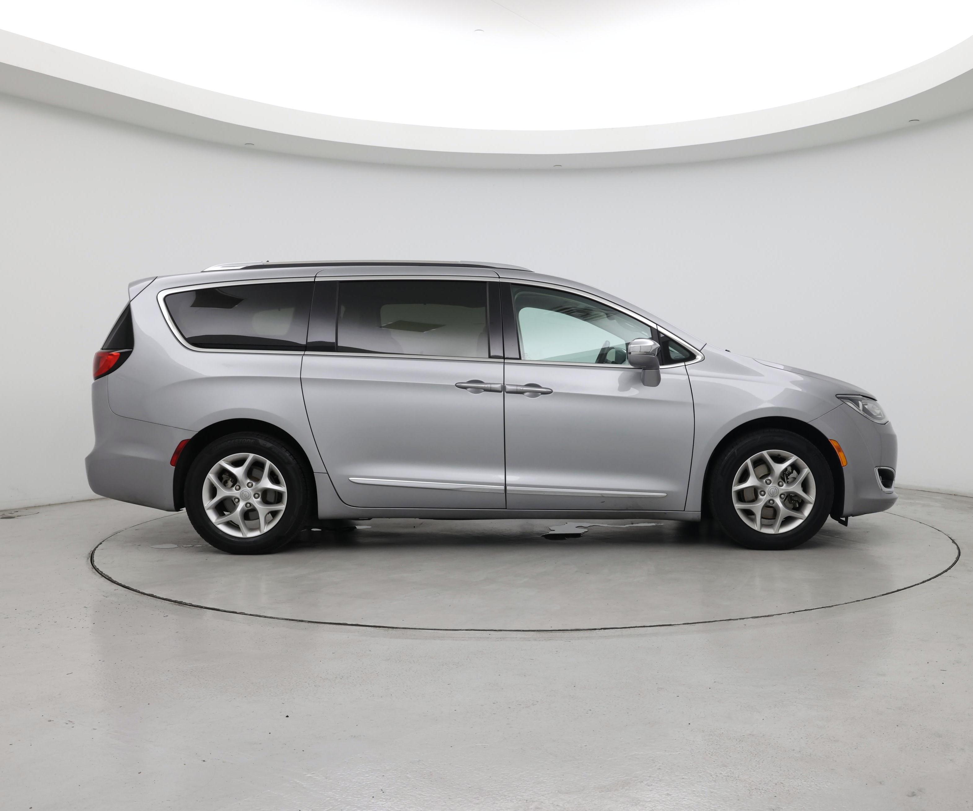 Thumbnail: 2020 Chrysler Pacifica - 7