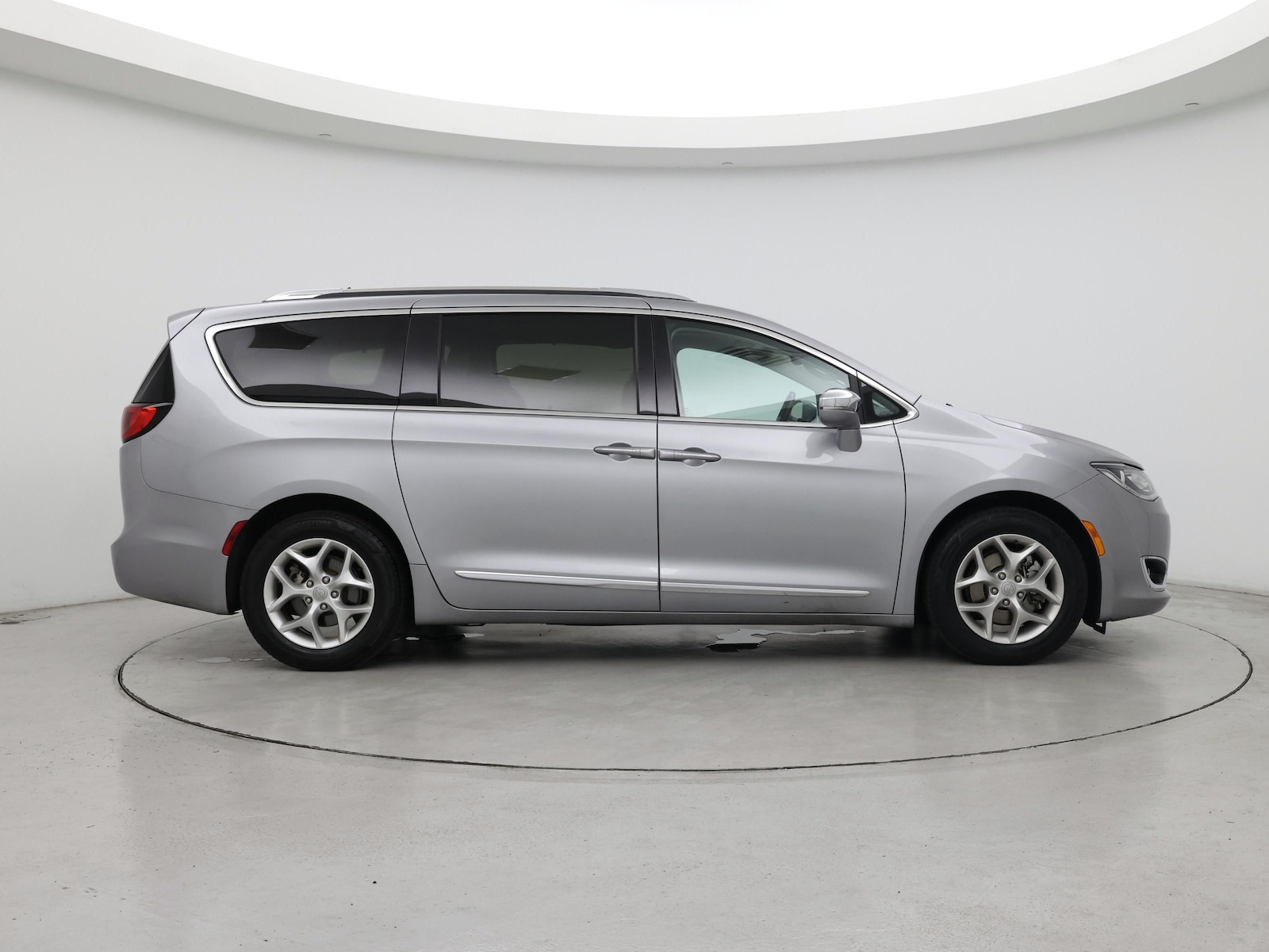 2020 Chrysler Pacifica Limited - Photo 8