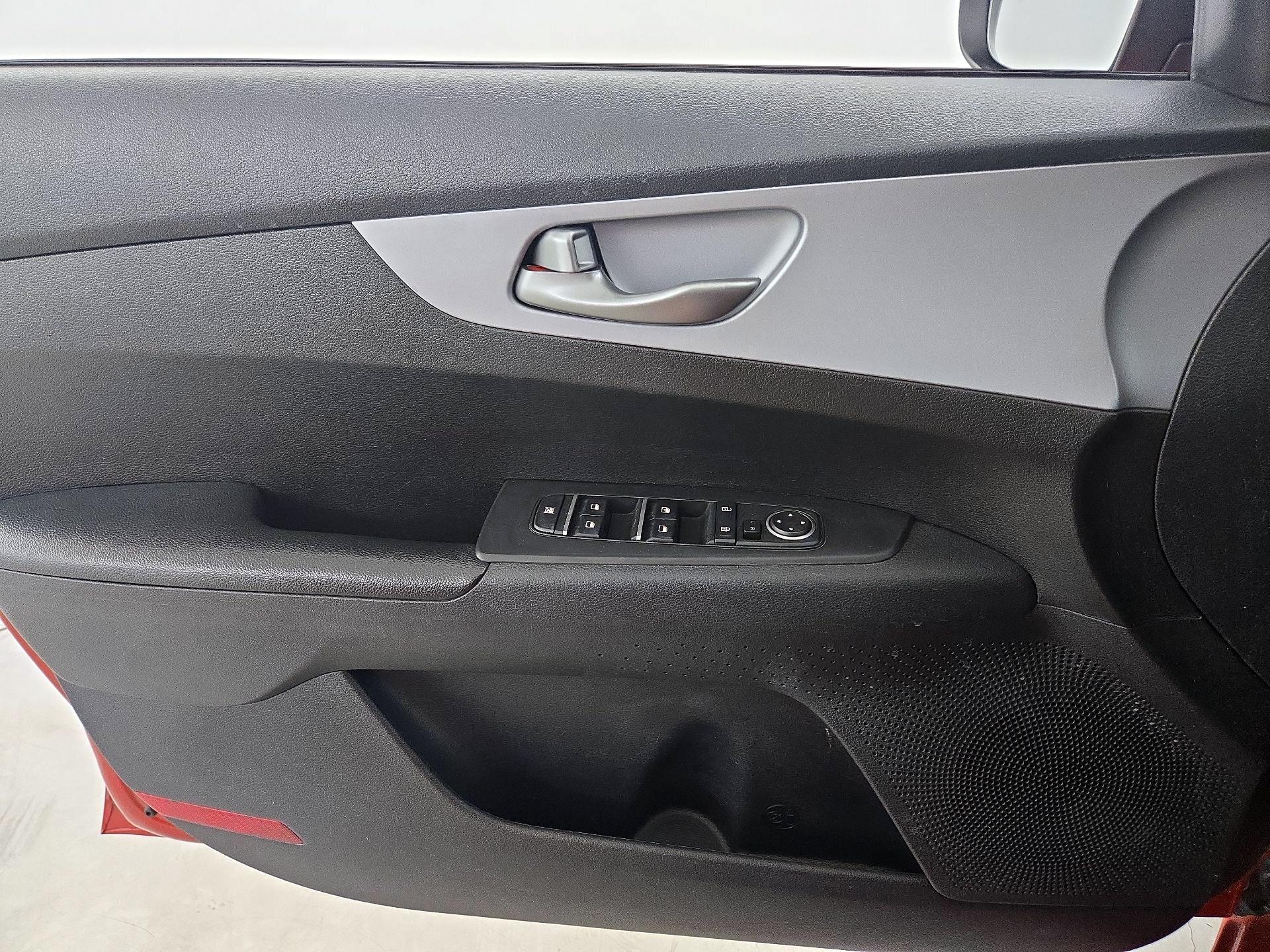 Thumbnail: 2022 Kia Forte - 12
