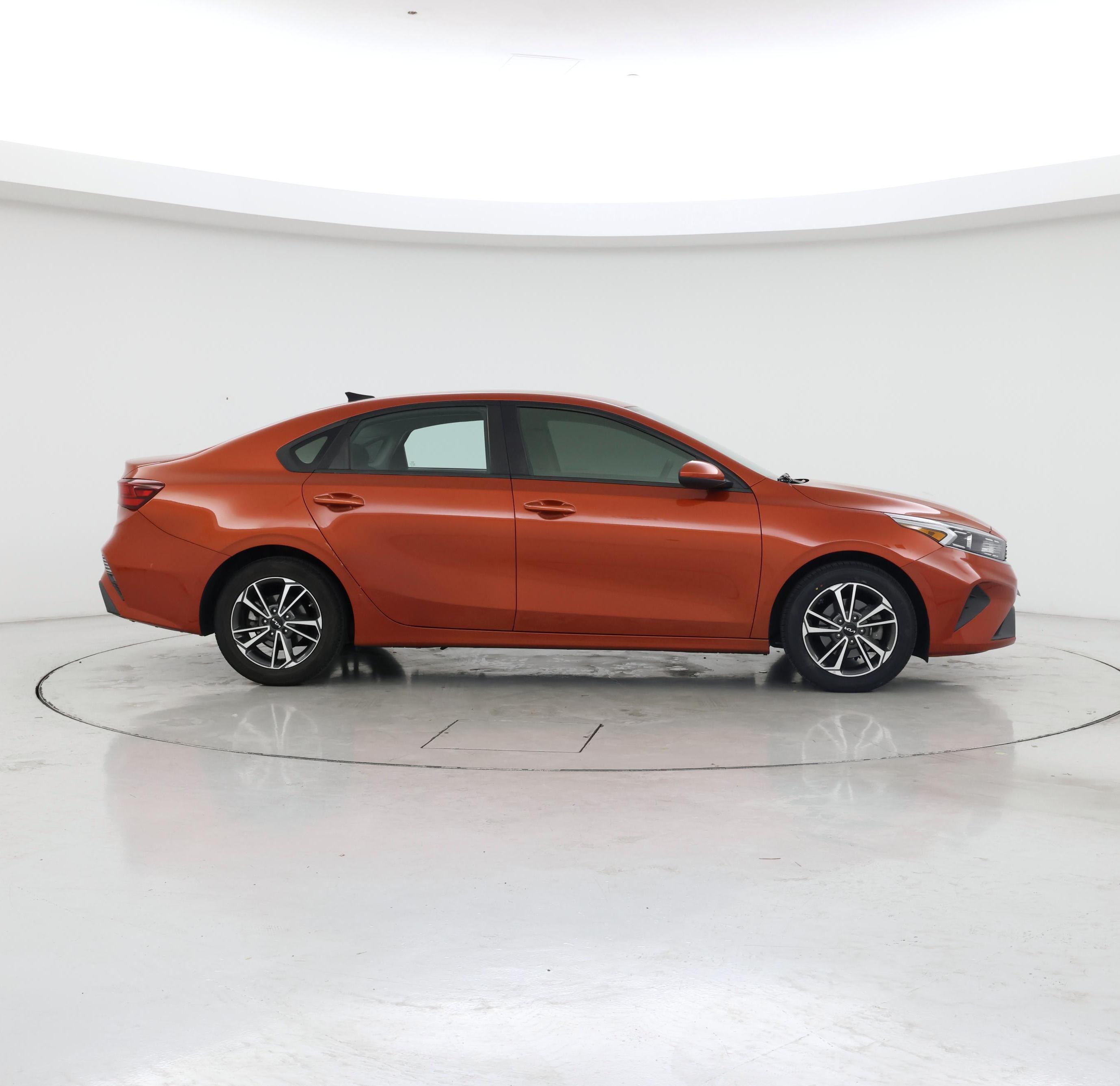 Thumbnail: 2022 Kia Forte - 7