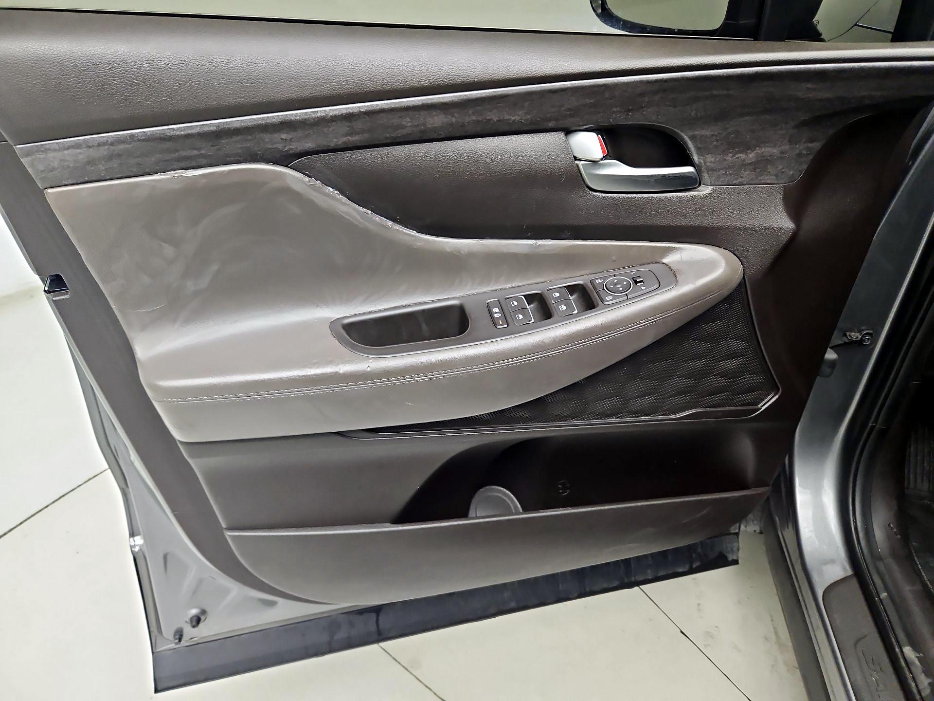 Thumbnail: 2019 Hyundai Santa Fe - 12