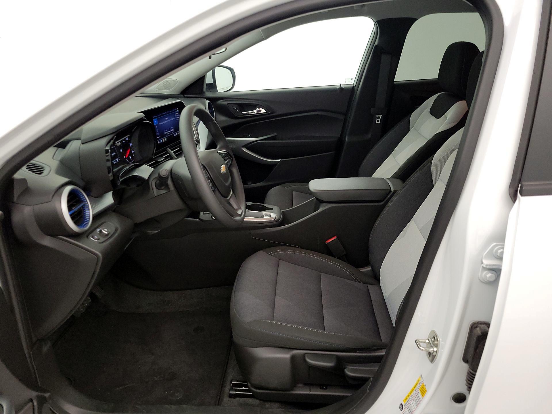 Thumbnail: 2025 Chevrolet Trax - 11