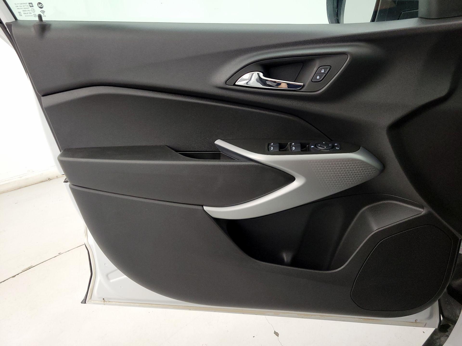 Thumbnail: 2025 Chevrolet Trax - 12