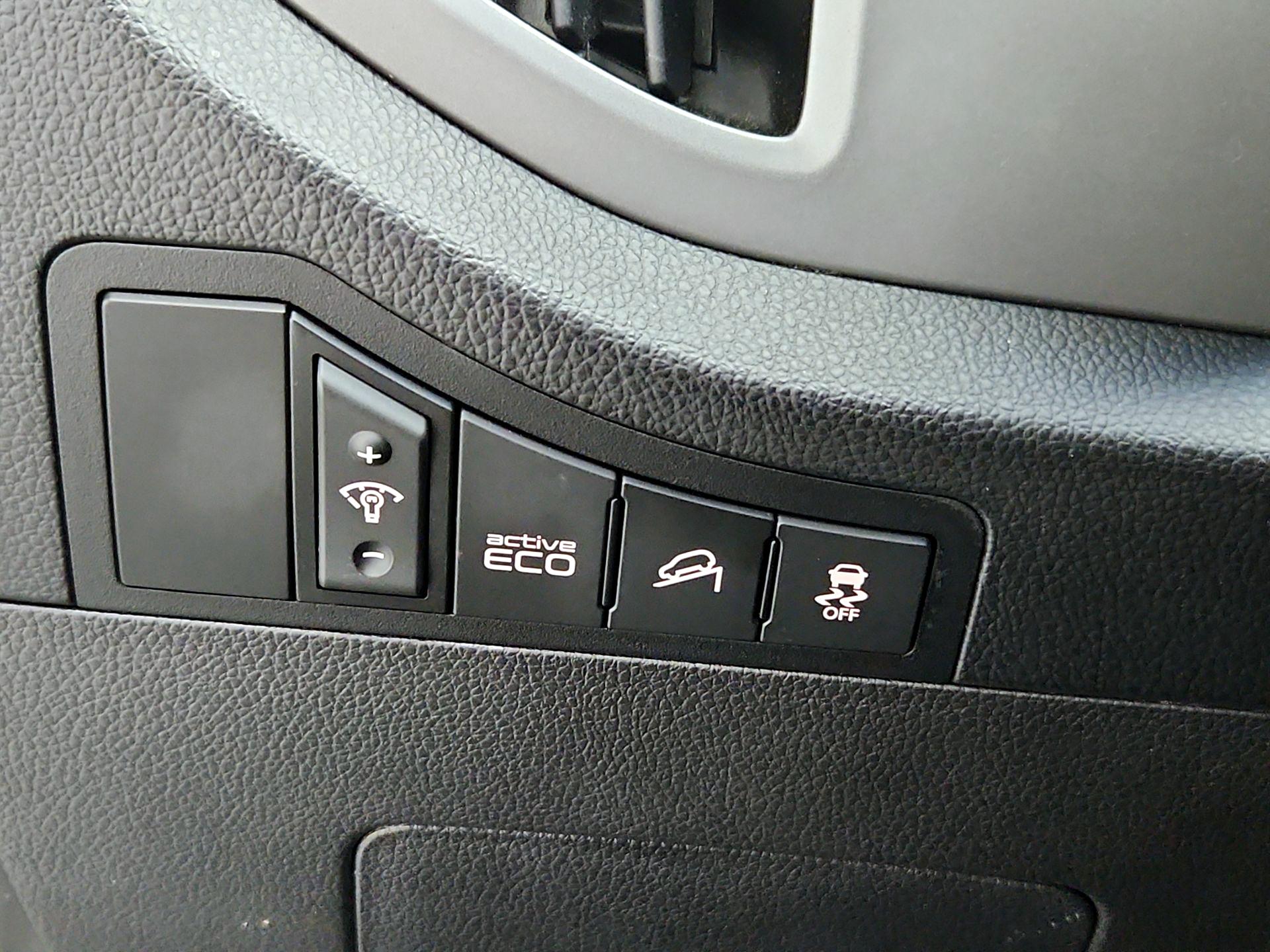Thumbnail: 2015 Kia Sportage - 13