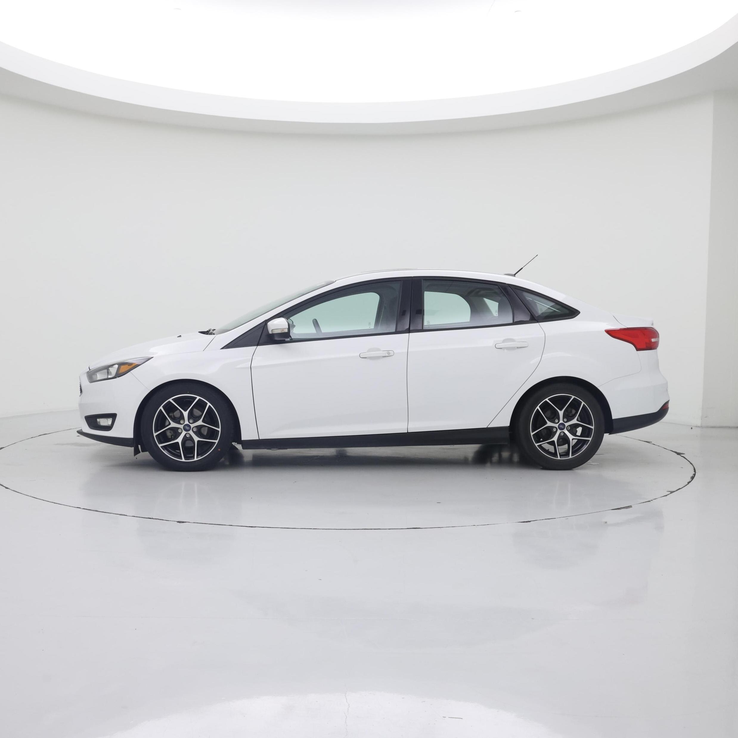 Thumbnail: 2017 Ford Focus - 3