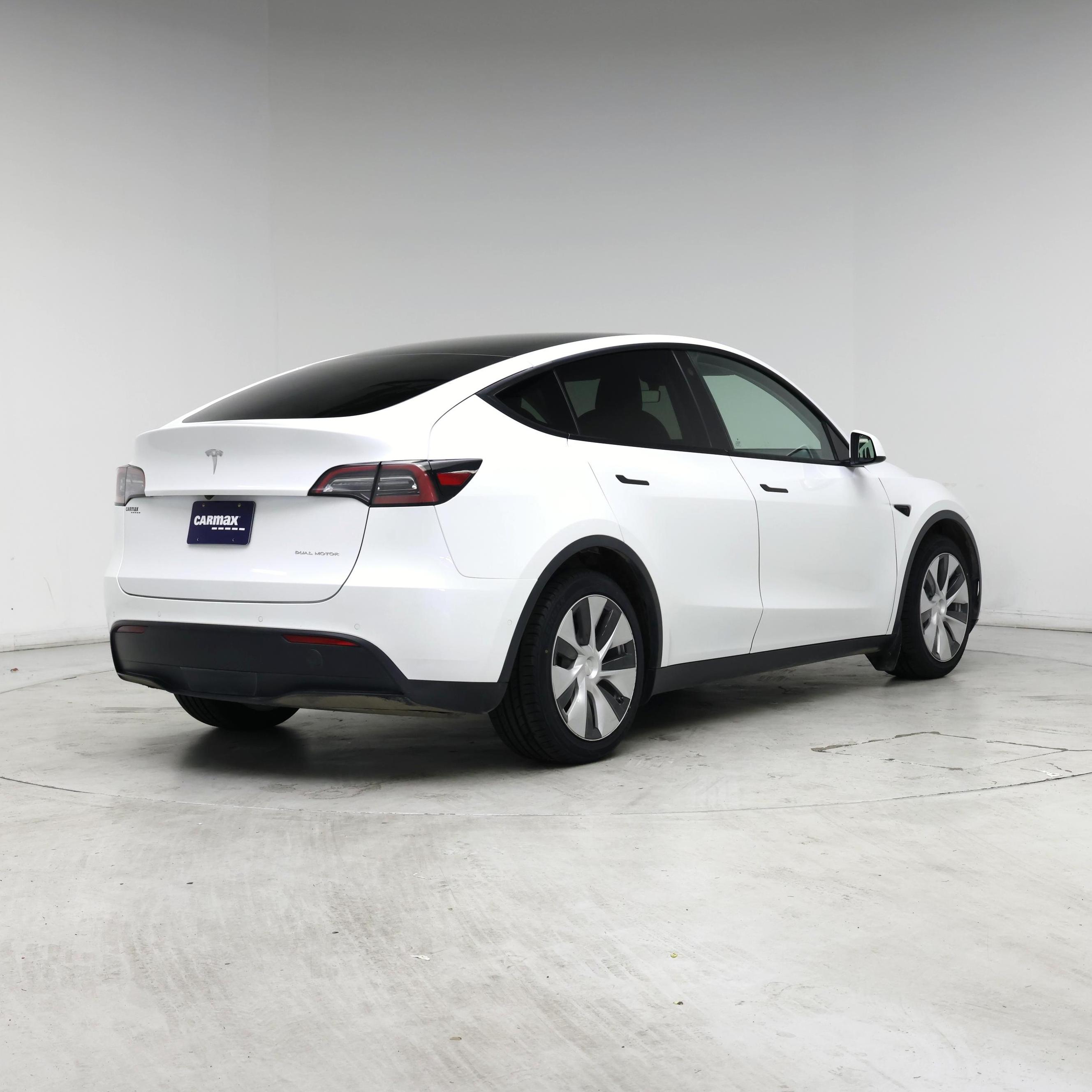 Thumbnail: 2022 Tesla Model Y - 8