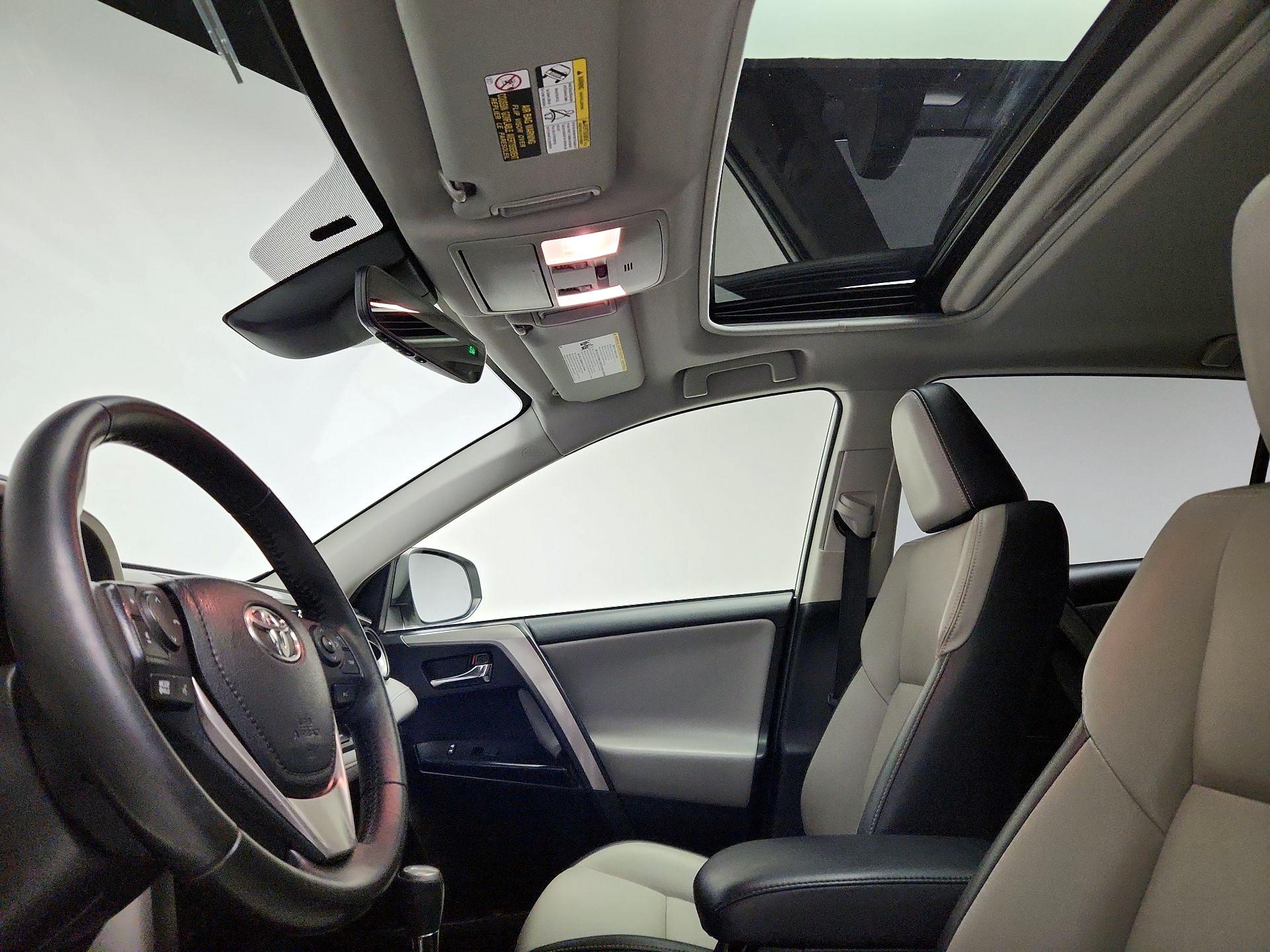 Thumbnail: 2018 Toyota RAV4 - 19