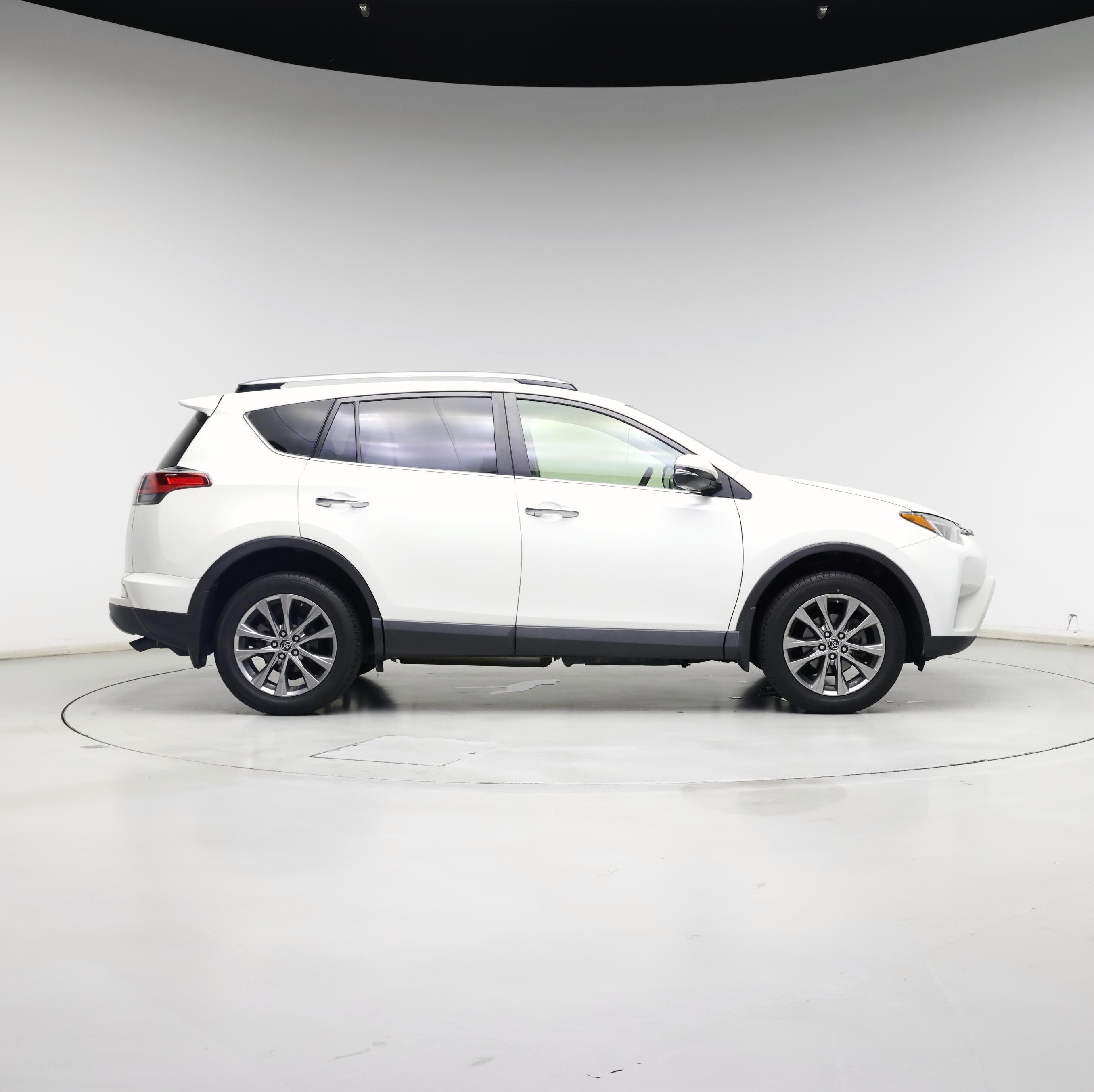 Thumbnail: 2018 Toyota RAV4 - 7
