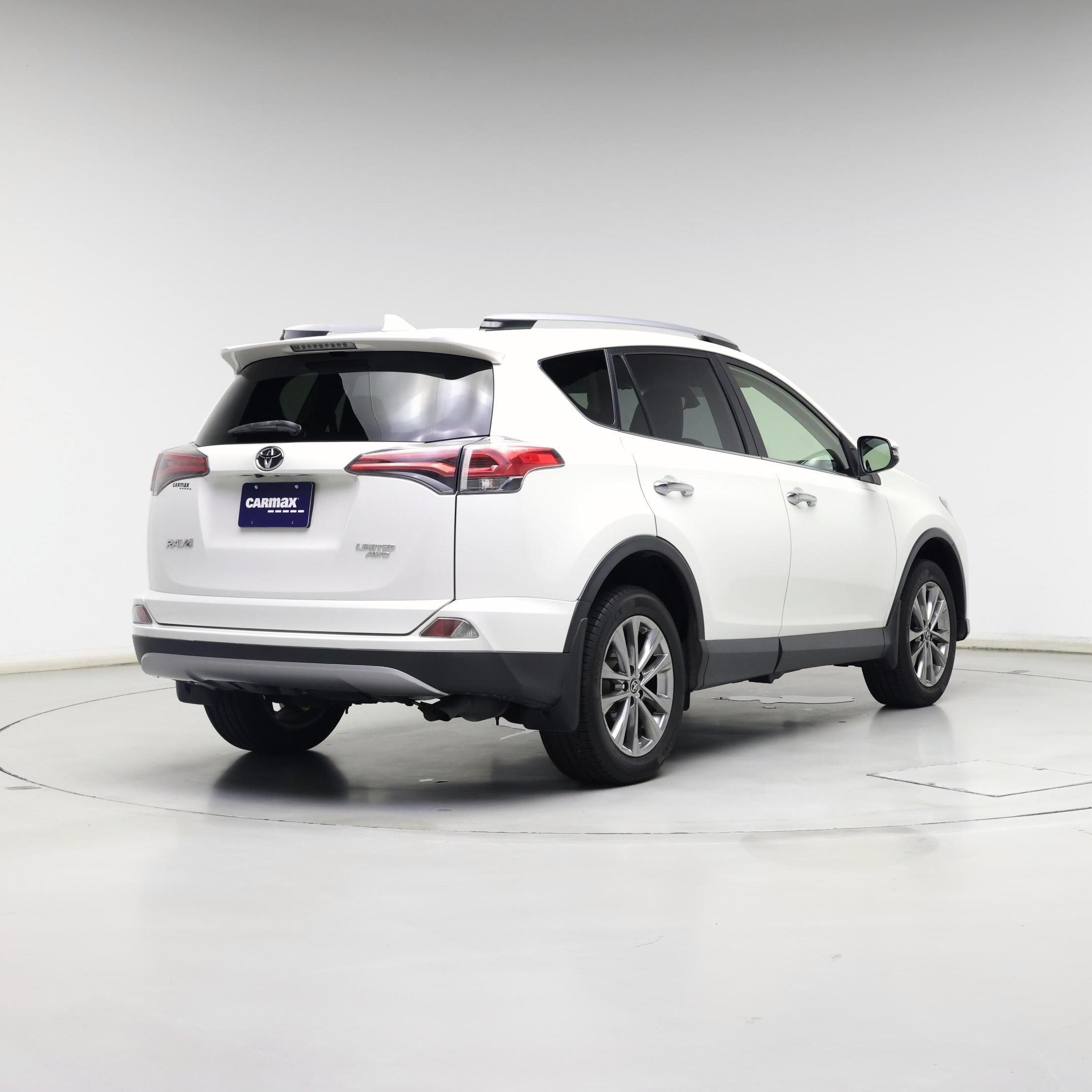 Thumbnail: 2018 Toyota RAV4 - 8