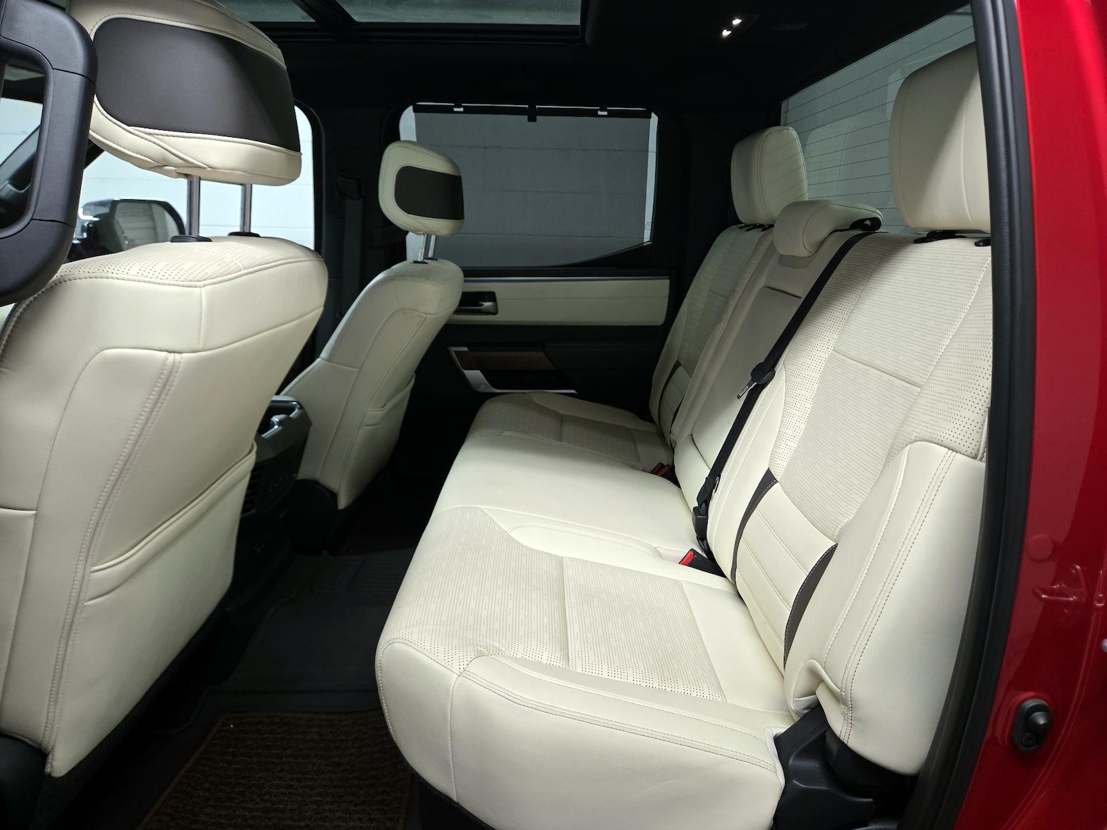Rear A/C Seat(s)