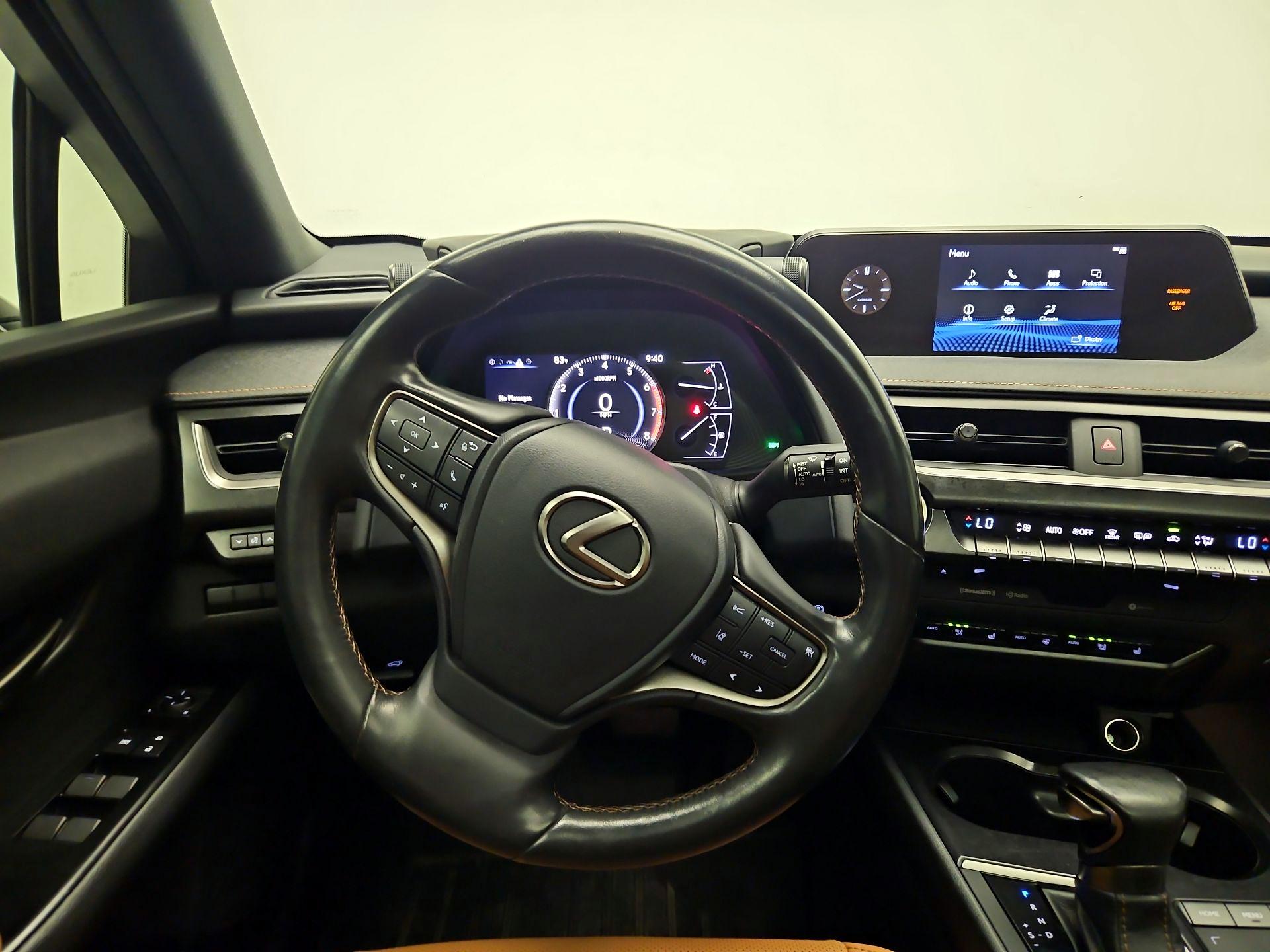 Thumbnail: 2019 Lexus UX - 10