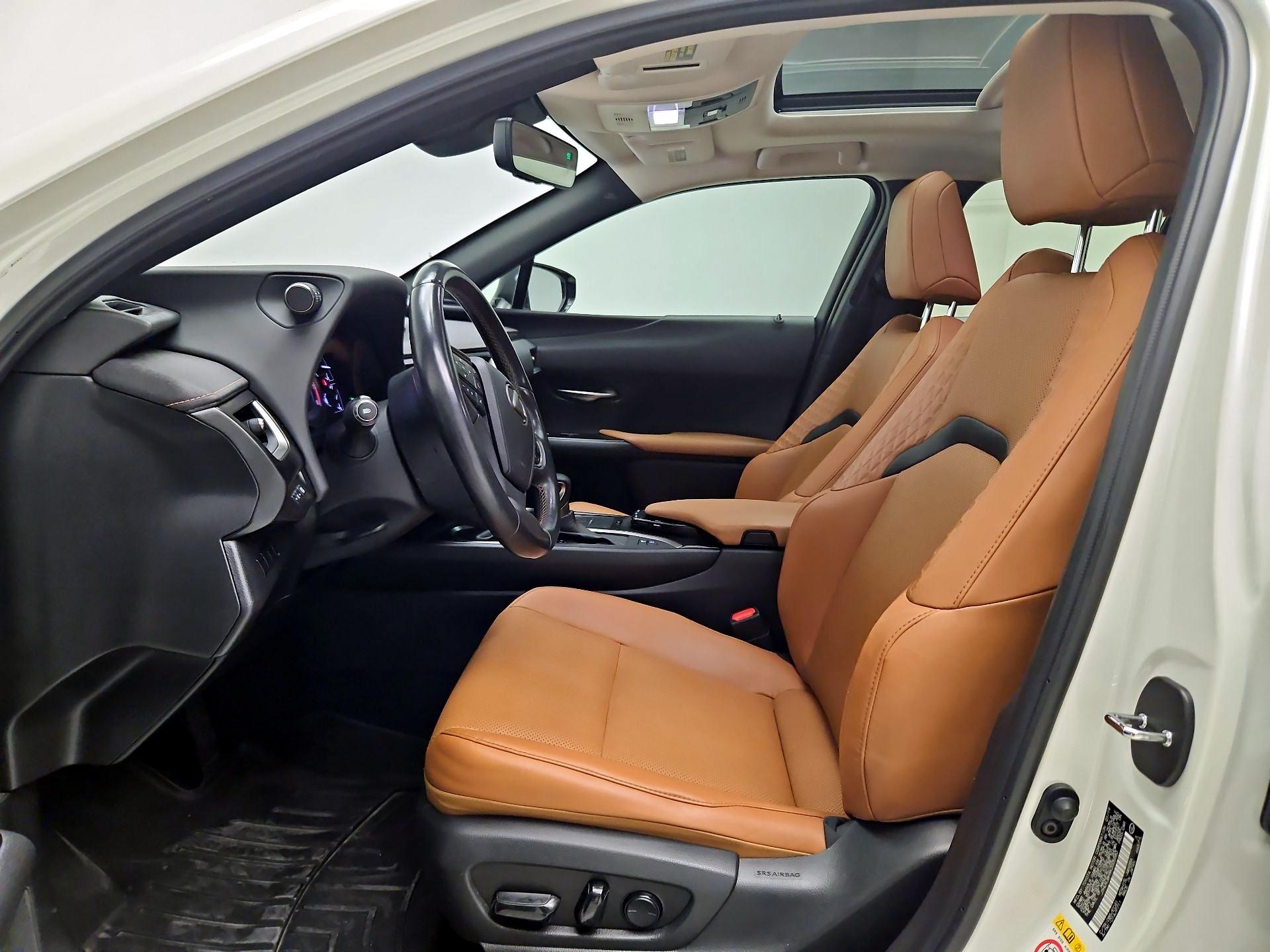 Thumbnail: 2019 Lexus UX - 11