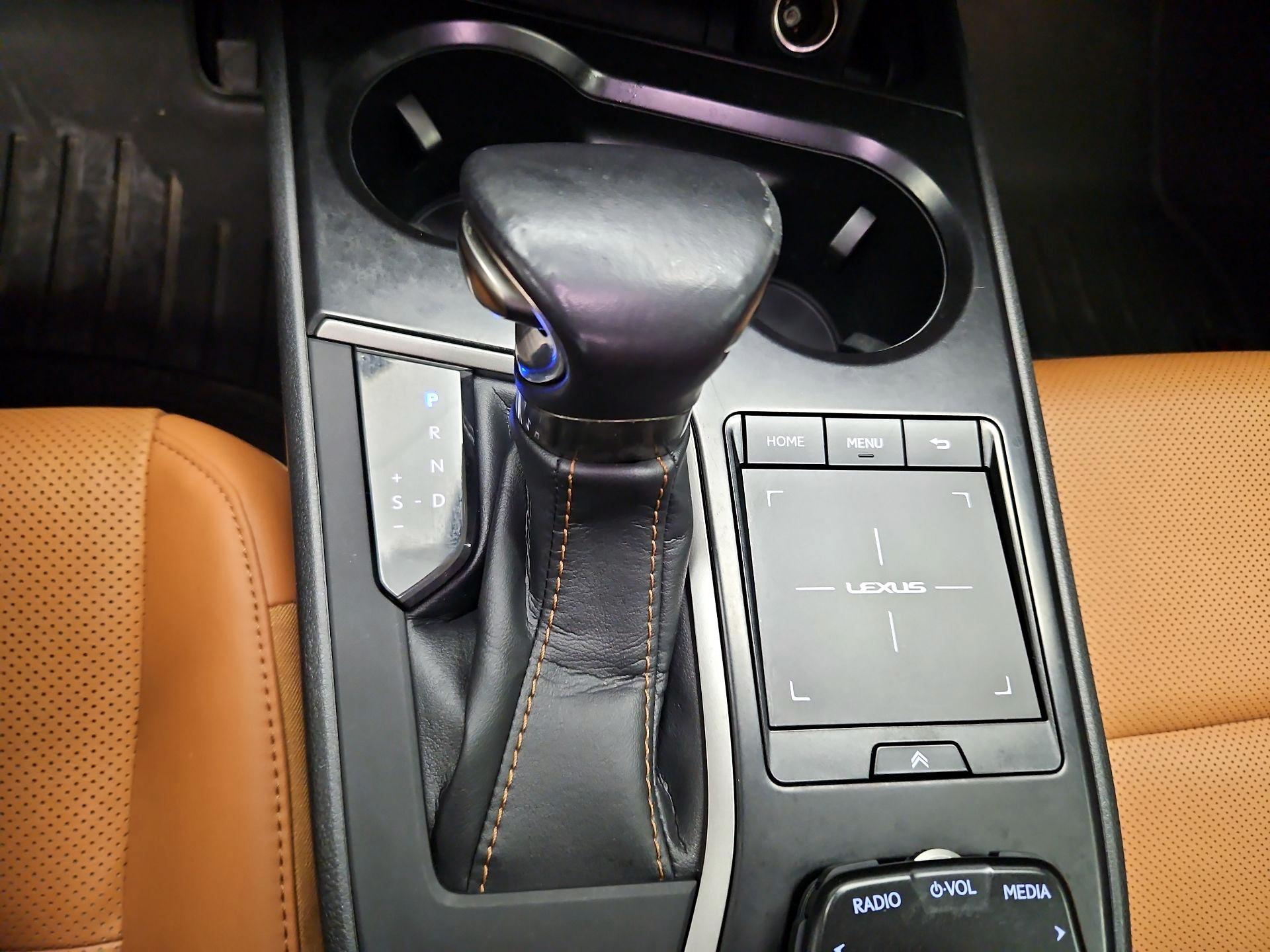 Thumbnail: 2019 Lexus UX - 17