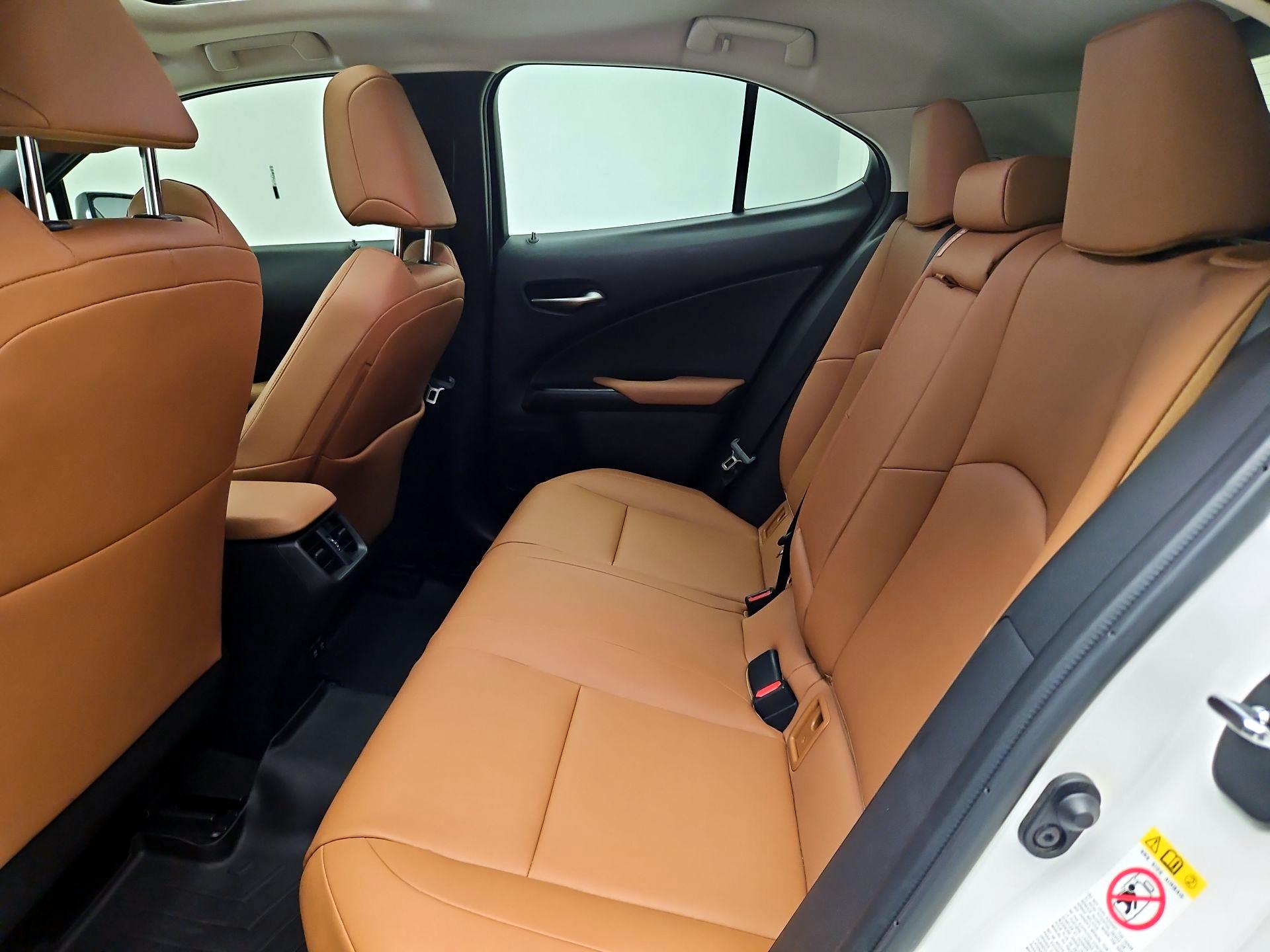 Thumbnail: 2019 Lexus UX - 20