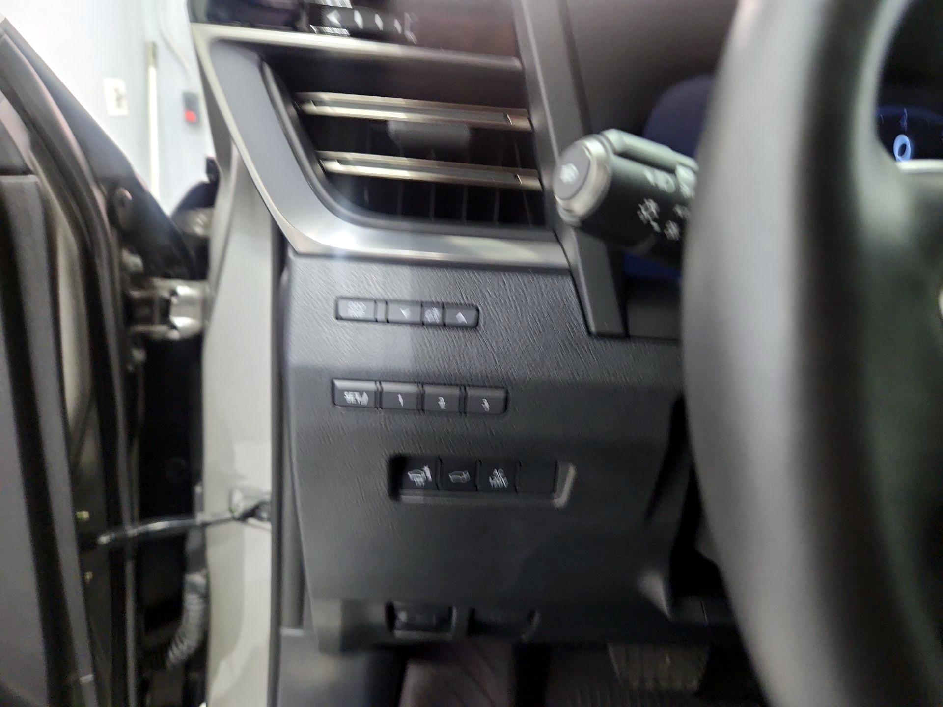 Thumbnail: 2024 Lexus GX - 13