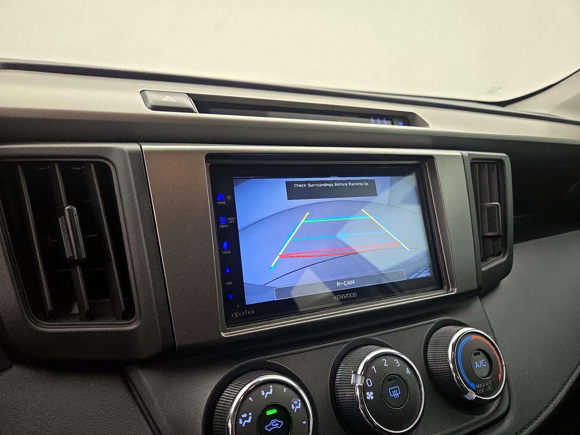 Thumbnail: 2018 Toyota RAV4 - 14
