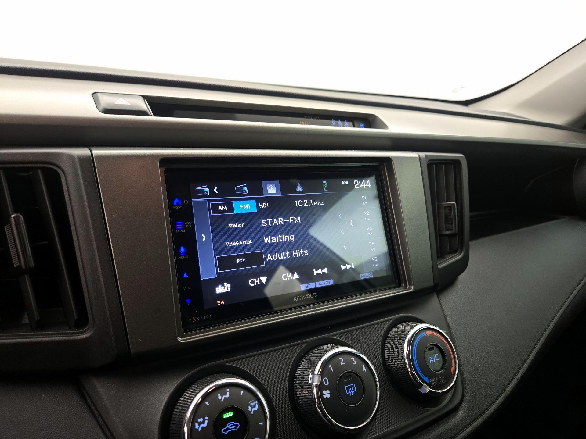 Thumbnail: 2018 Toyota RAV4 - 15