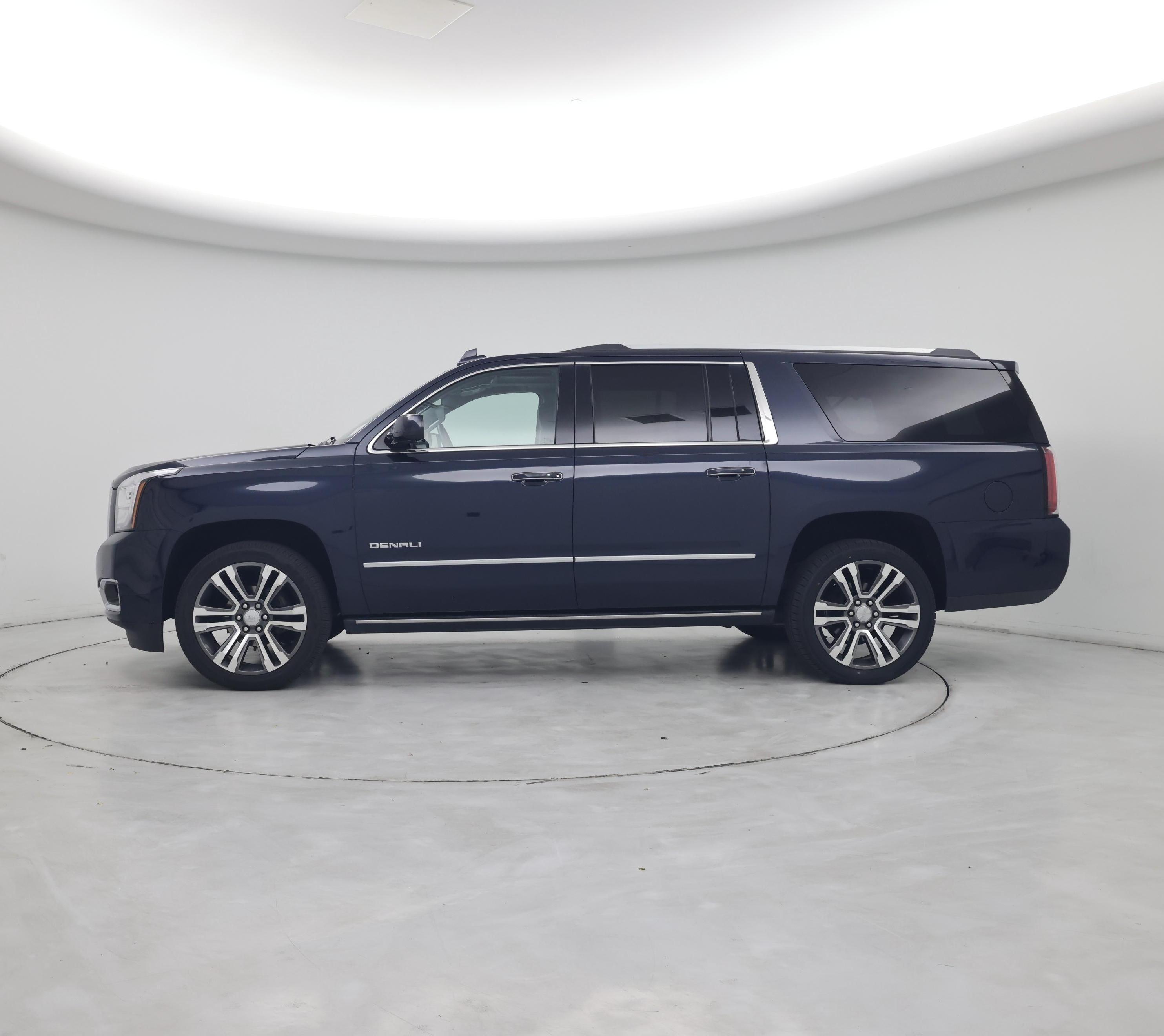 Thumbnail: 2019 GMC Yukon XL - 3