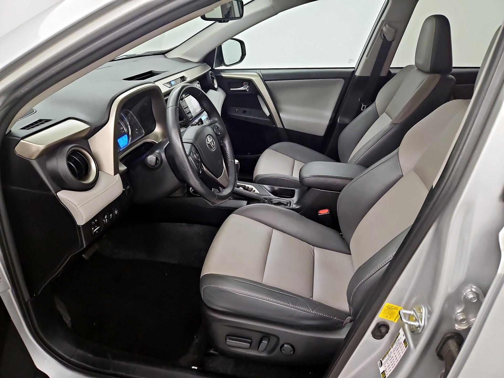 Thumbnail: 2015 Toyota RAV4 - 11