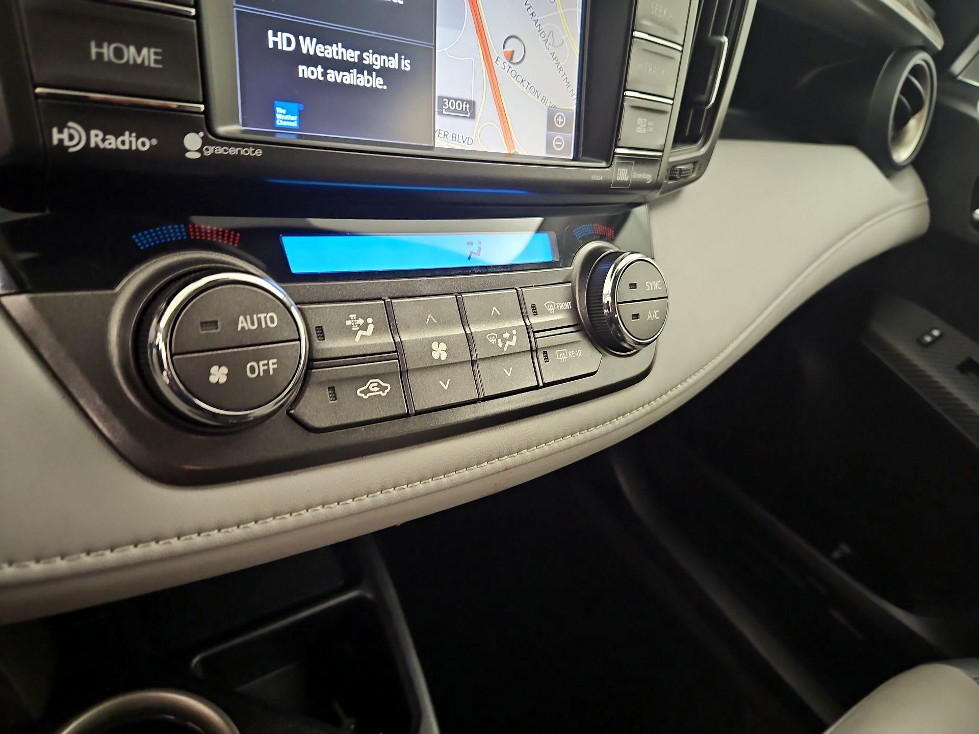 Thumbnail: 2015 Toyota RAV4 - 17