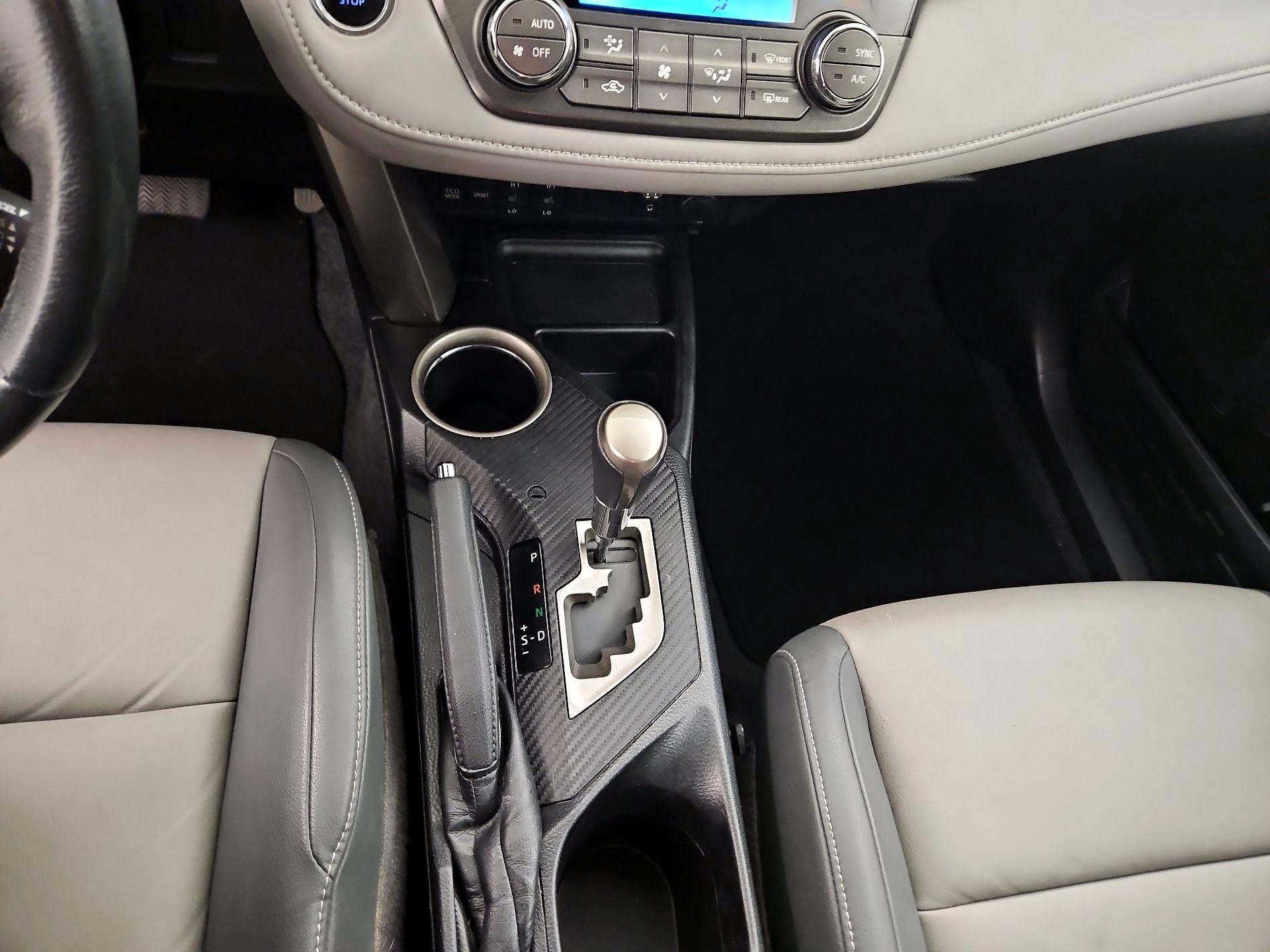 Thumbnail: 2015 Toyota RAV4 - 18