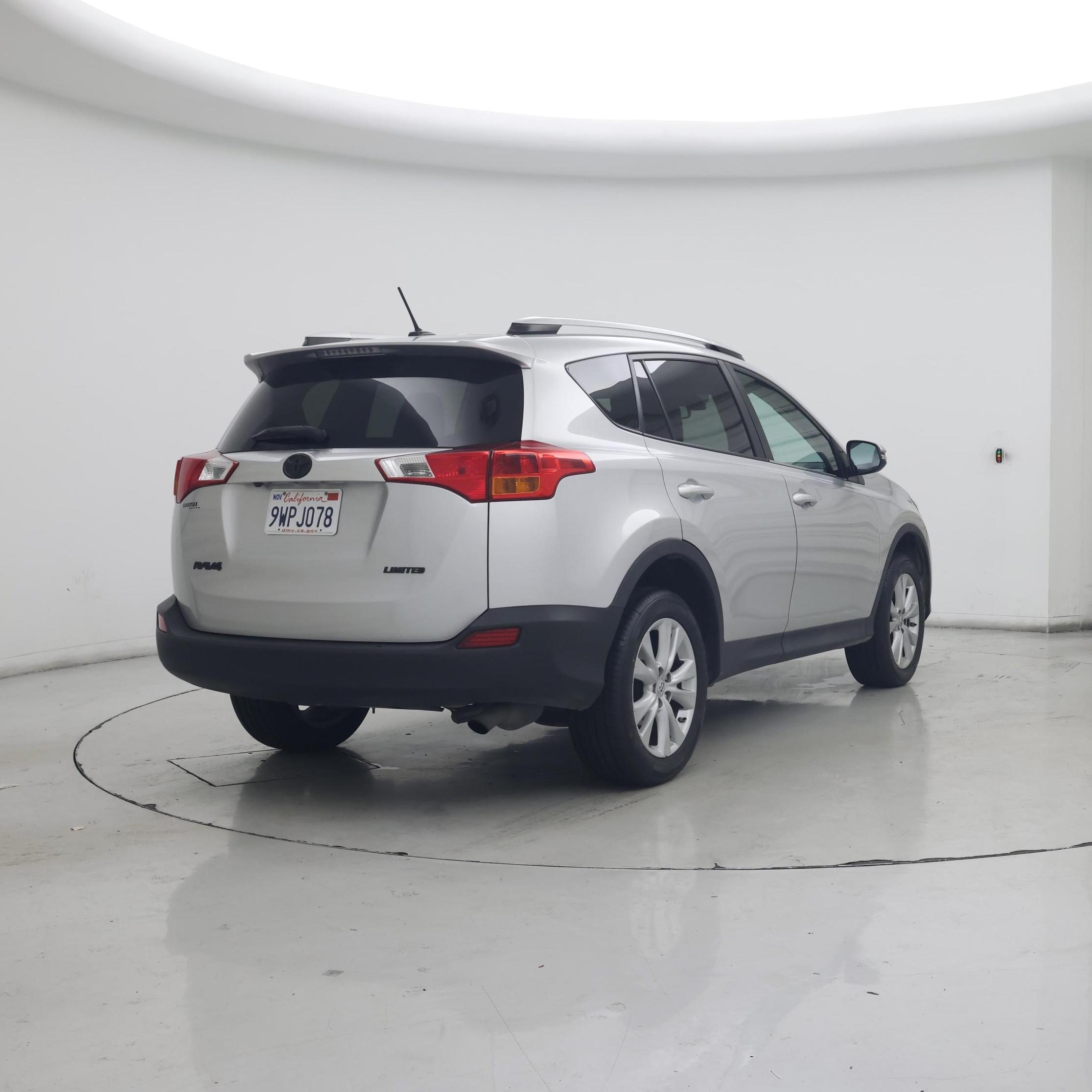 Thumbnail: 2015 Toyota RAV4 - 8