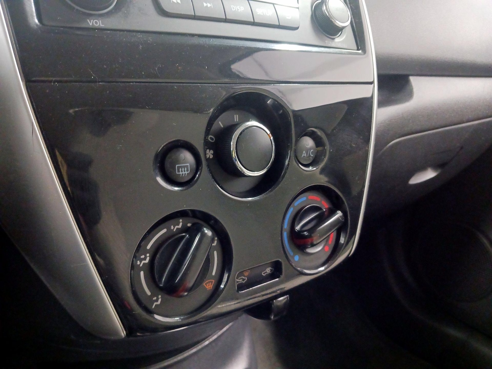 2015 Nissan Versa Note SV - Photo 16