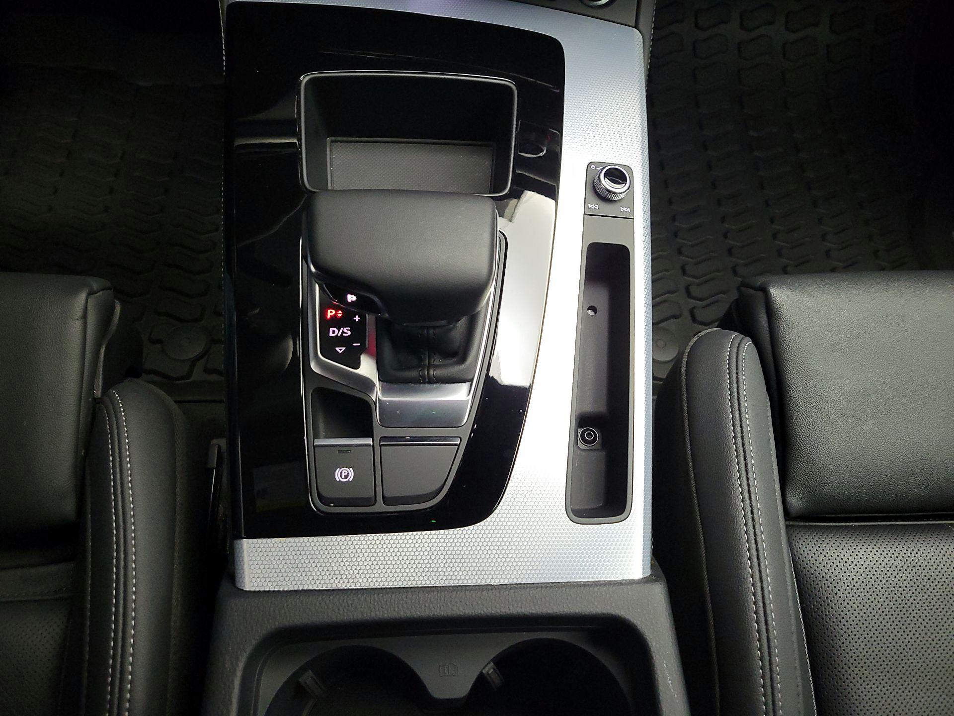 Thumbnail: 2024 Audi Q5 - 16
