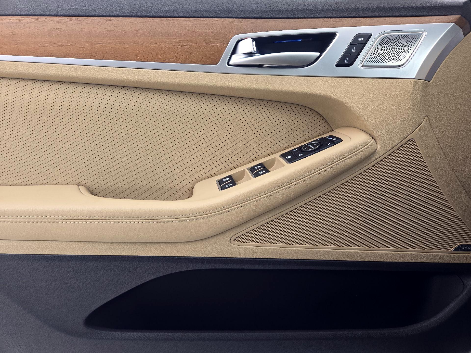 Thumbnail: 2018 Genesis G80 - 12