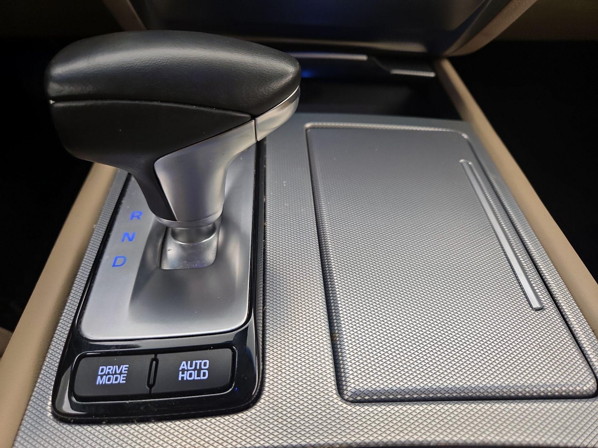 Thumbnail: 2018 Genesis G80 - 17