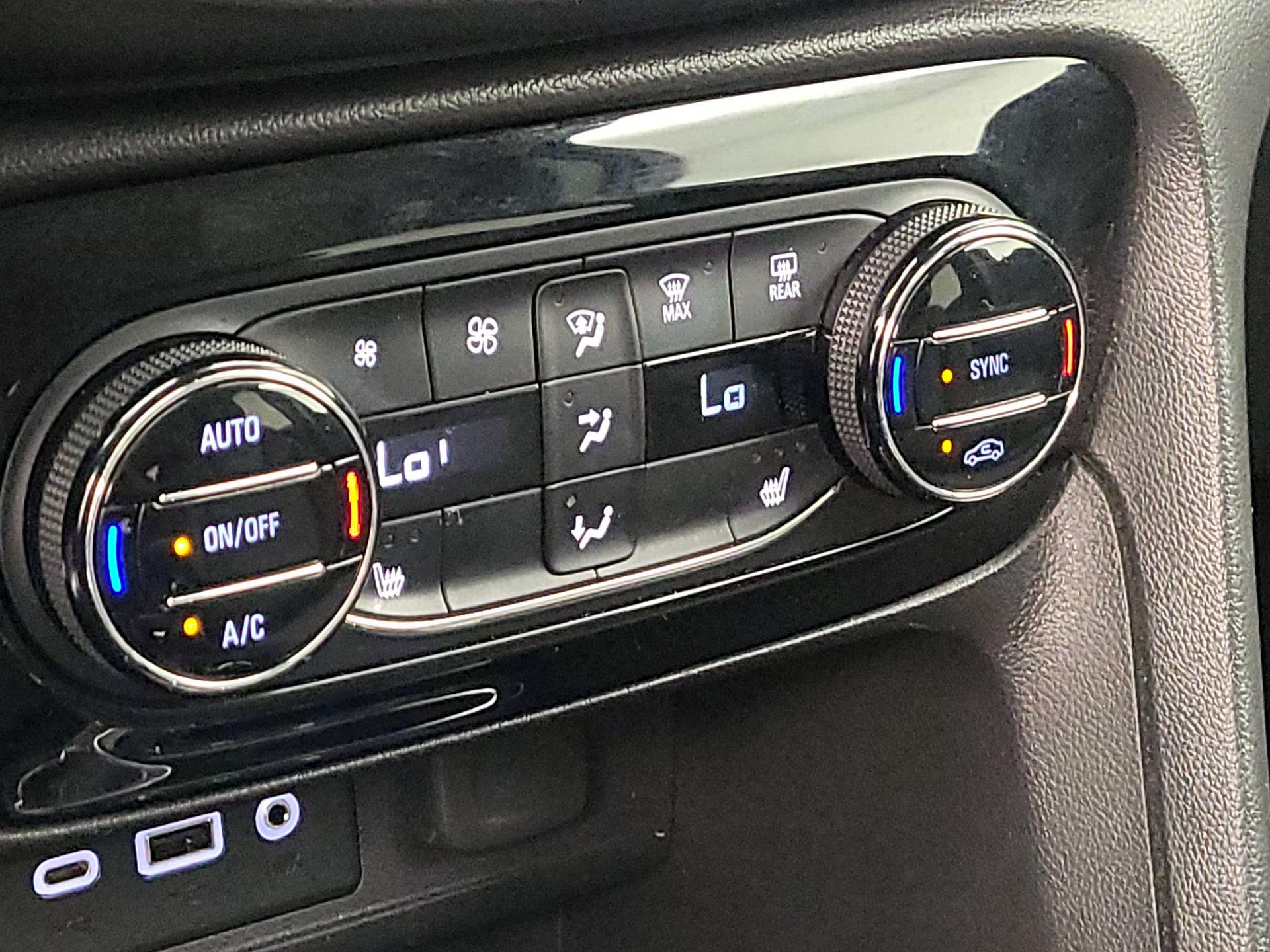 Thumbnail: 2021 Buick Encore GX - 16