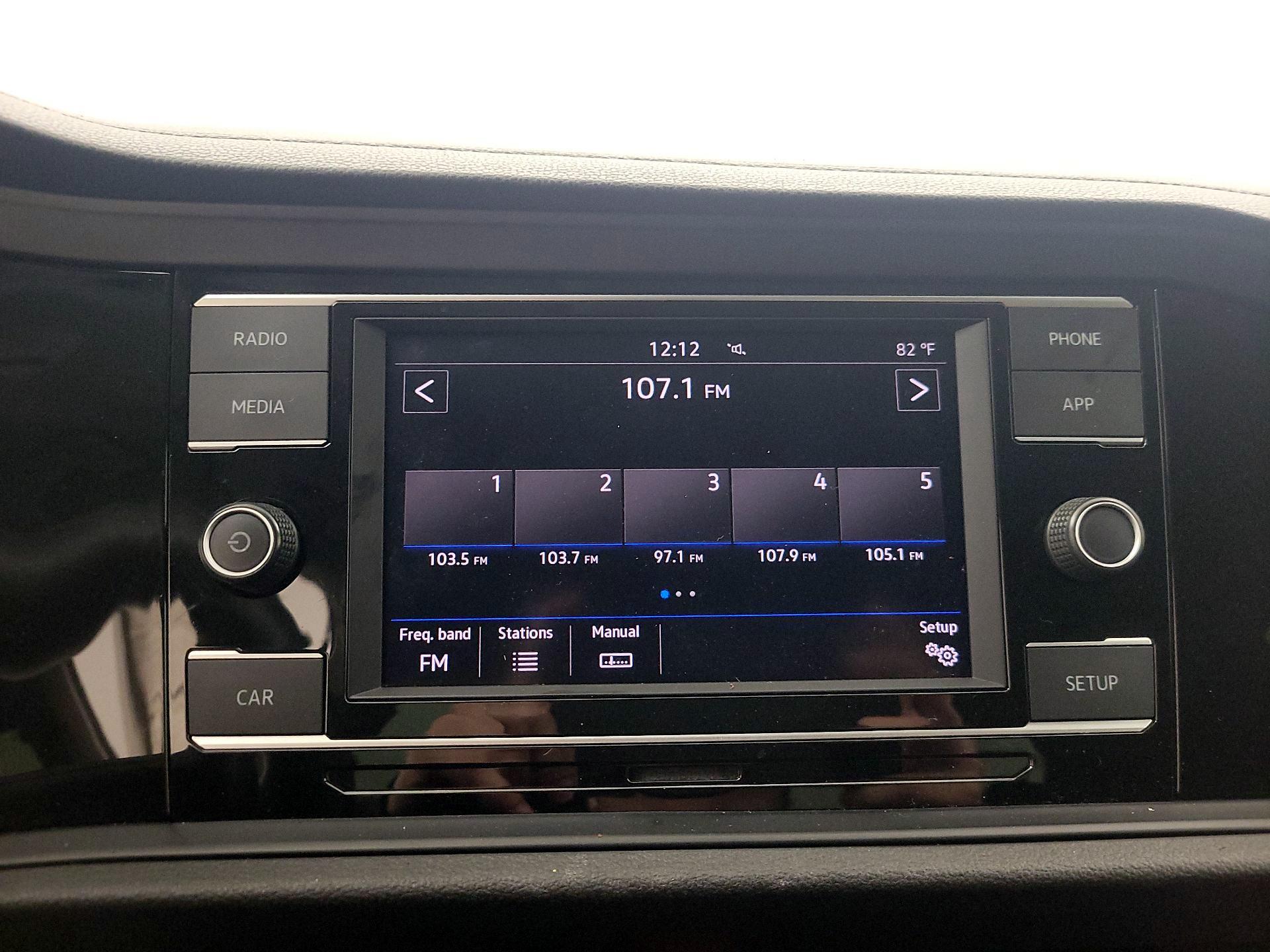 Thumbnail: 2019 Volkswagen Jetta - 15