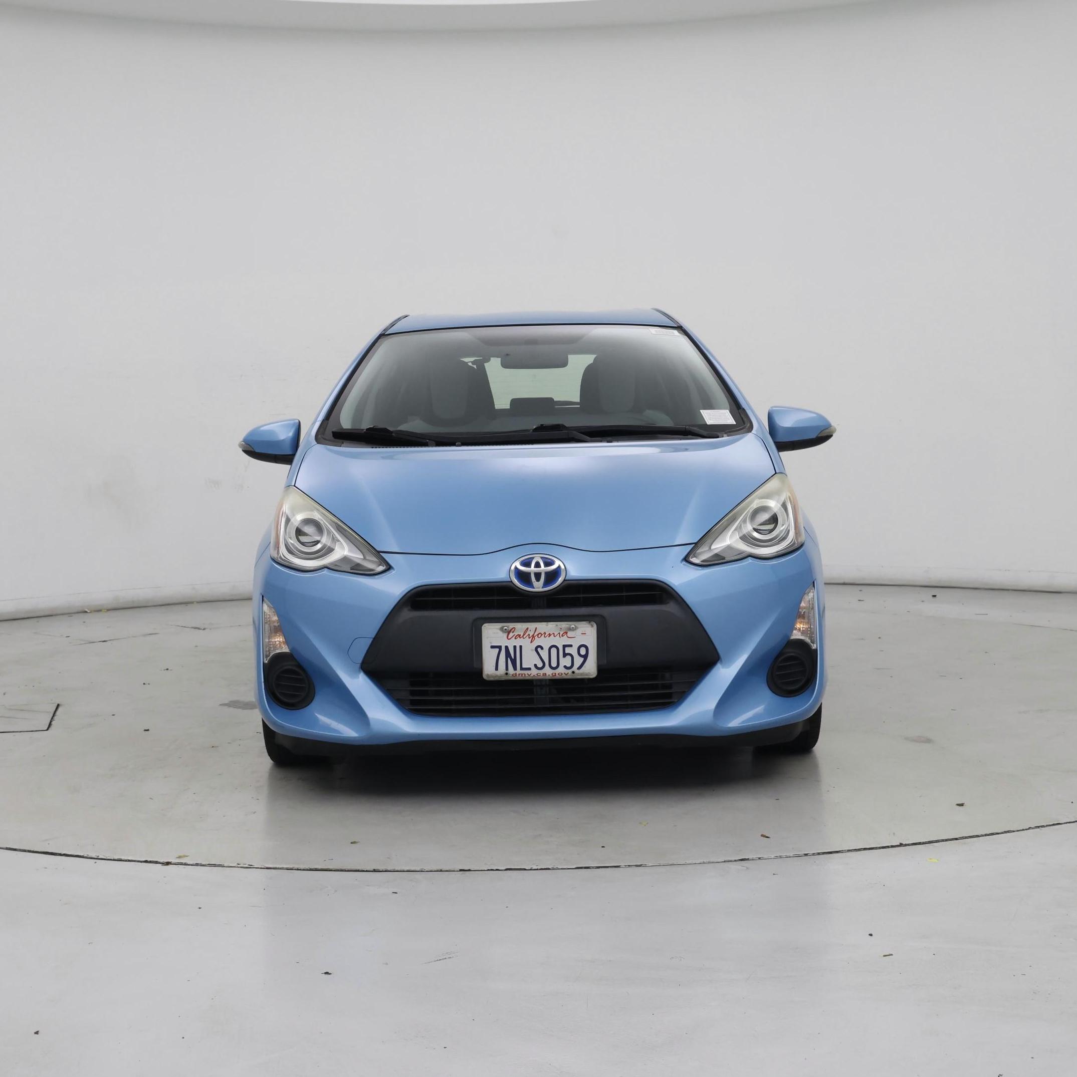 Thumbnail: 2015 Toyota Prius c - 5
