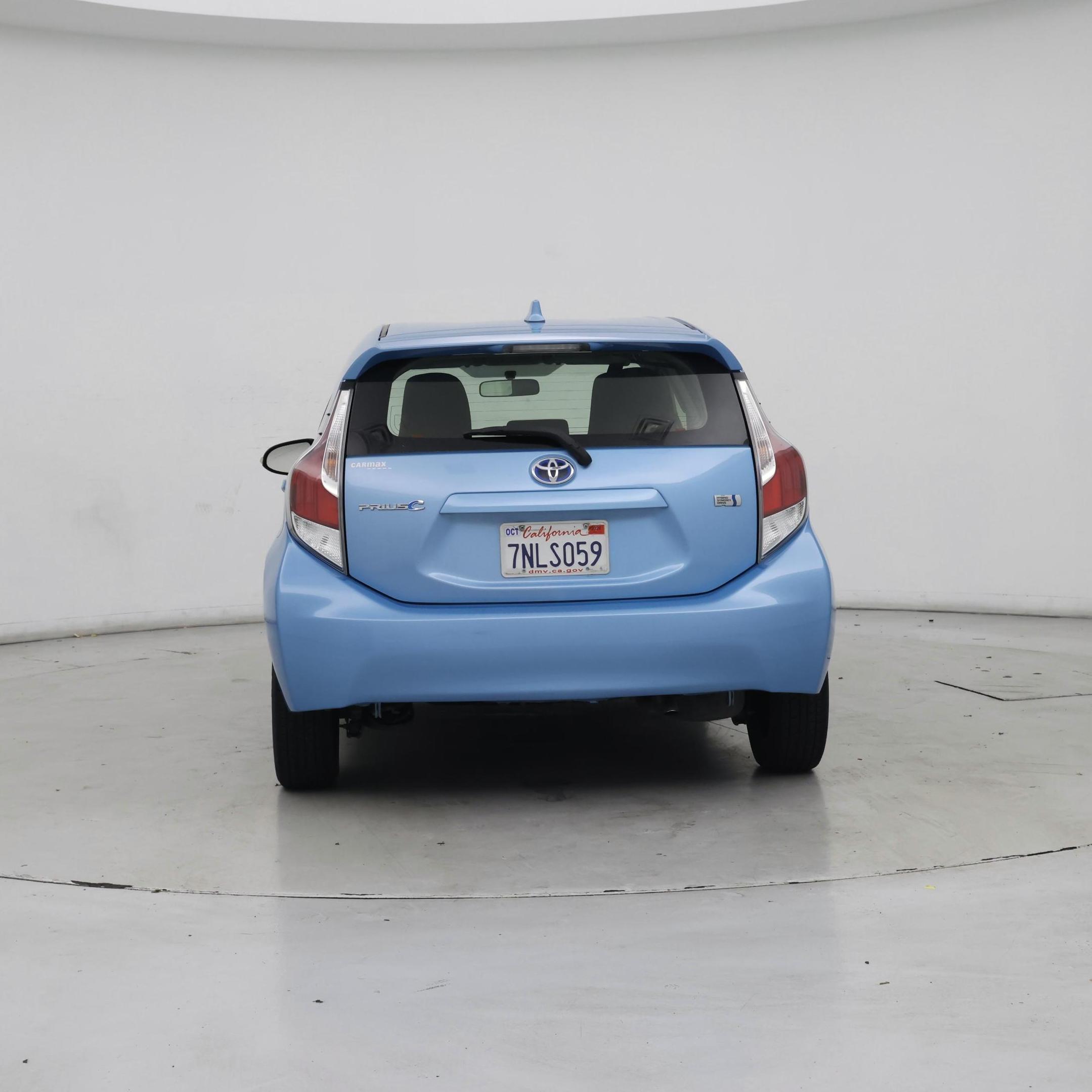 Thumbnail: 2015 Toyota Prius c - 6