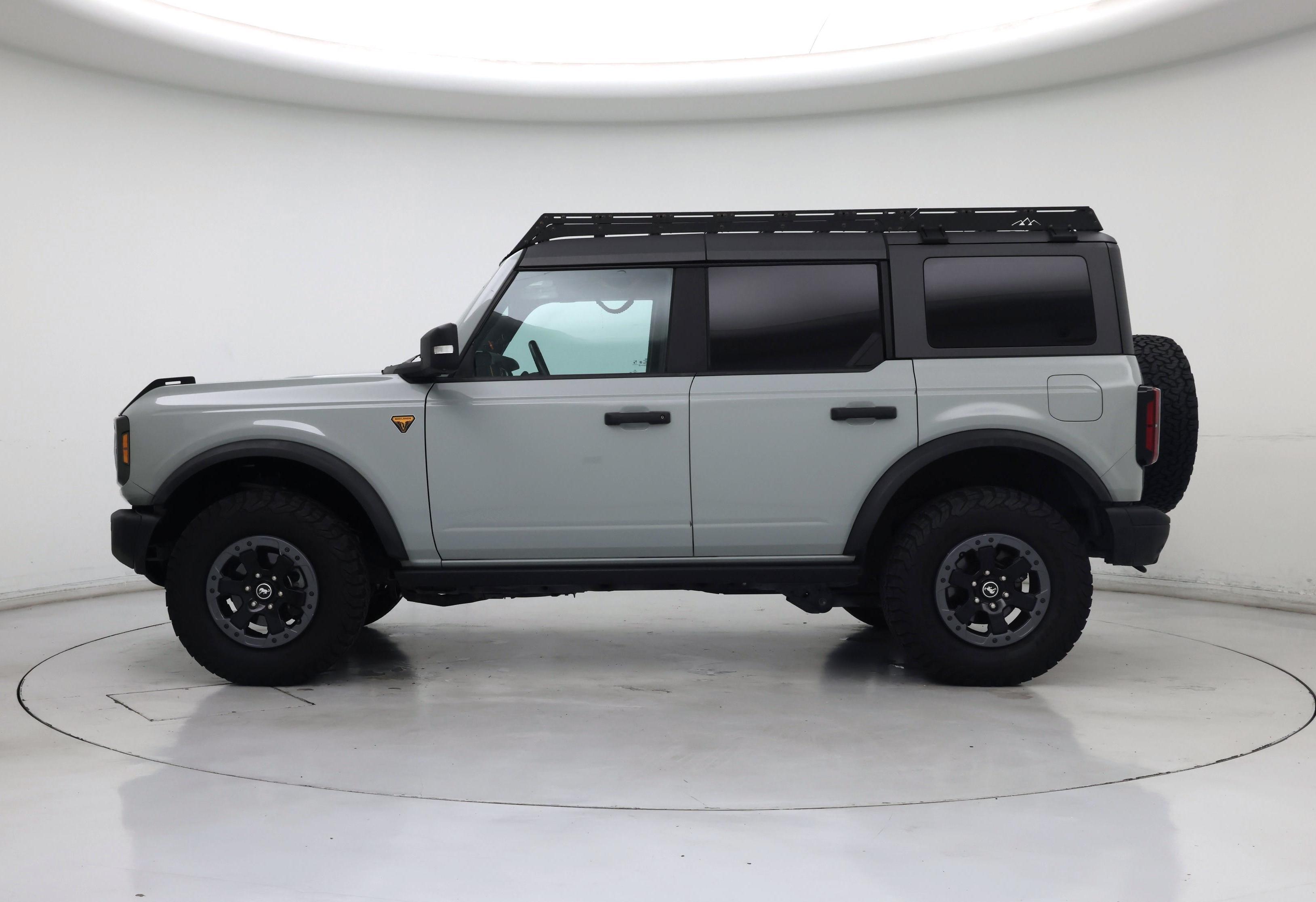 Thumbnail: 2022 Ford Bronco - 3