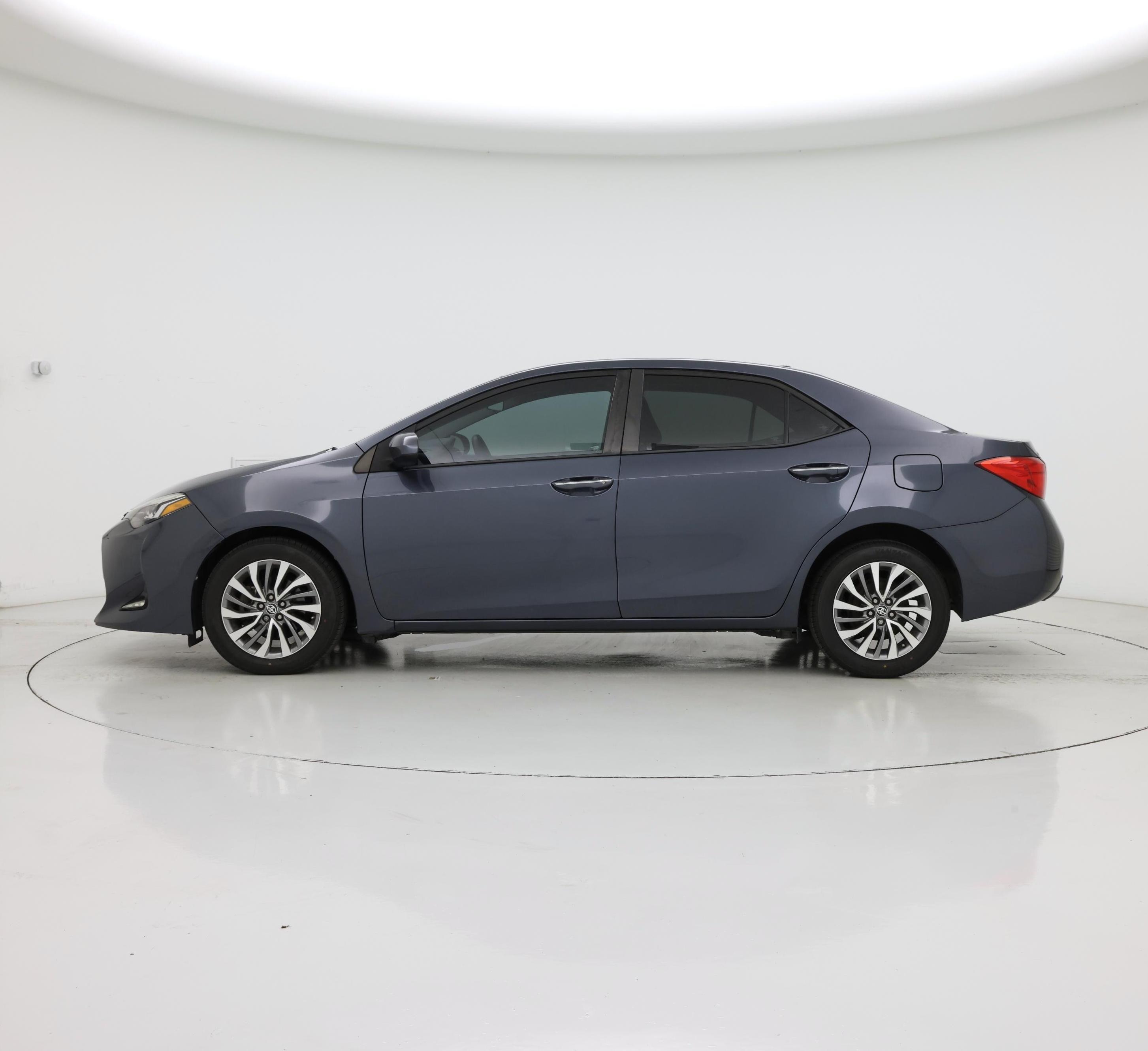 Thumbnail: 2017 Toyota Corolla - 3