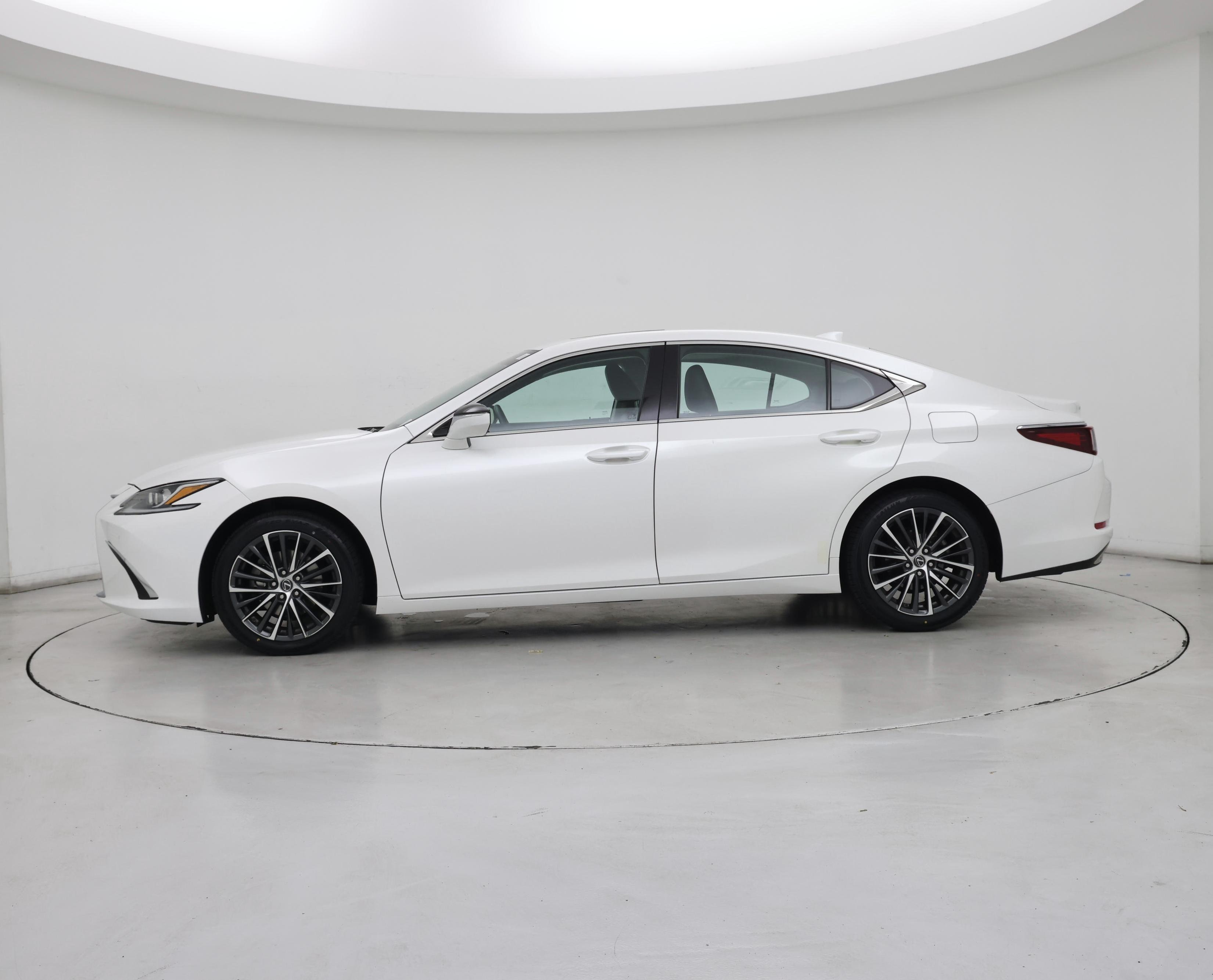 Thumbnail: 2023 Lexus ES - 3
