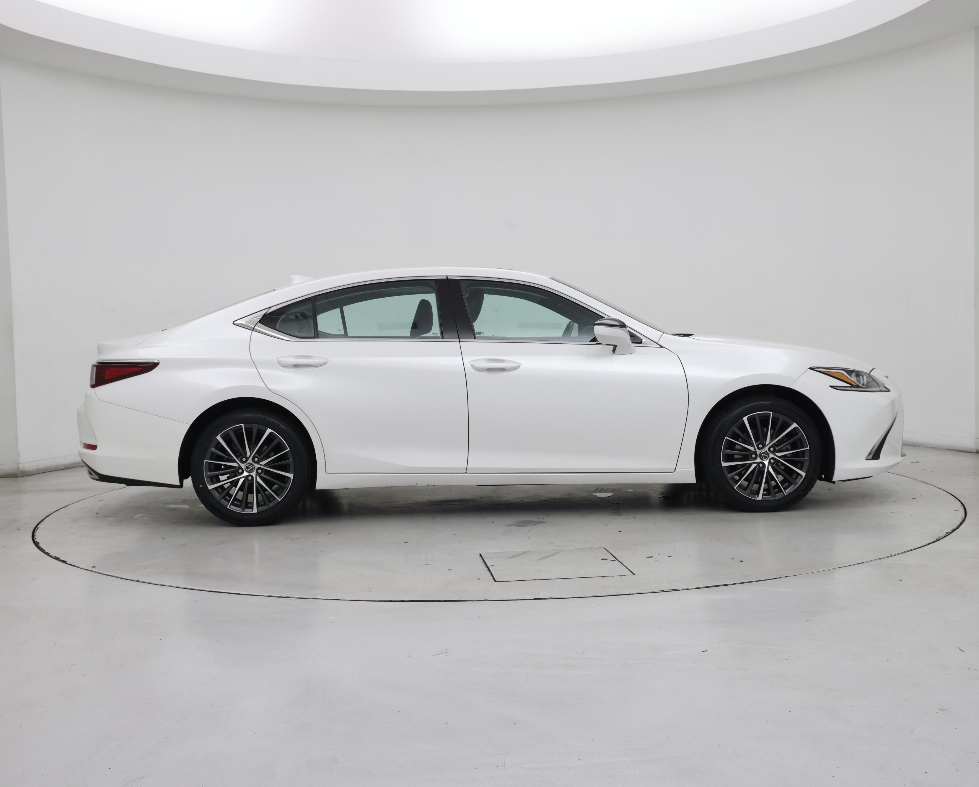Thumbnail: 2023 Lexus ES - 7