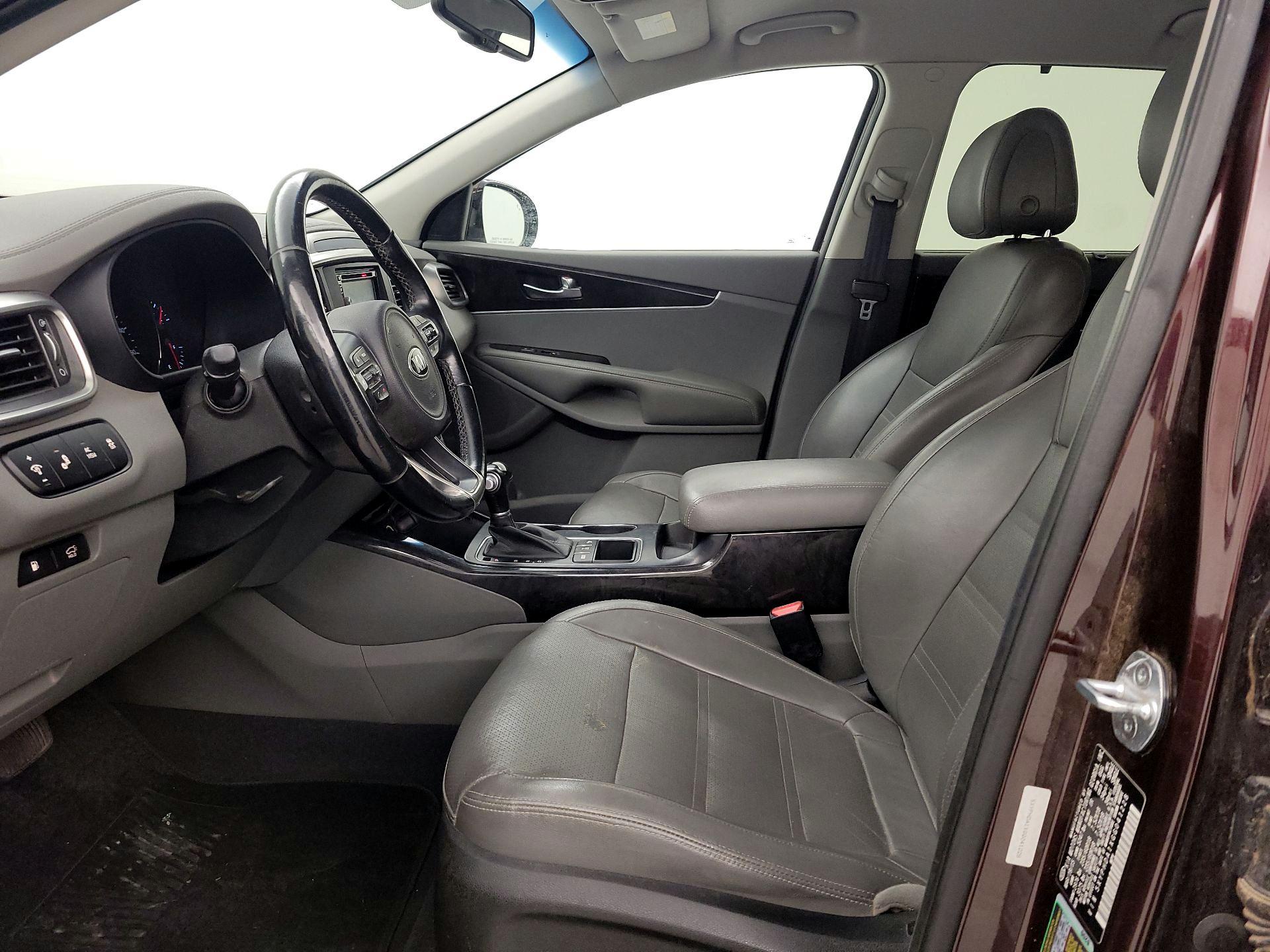 Thumbnail: 2016 Kia Sorento - 11