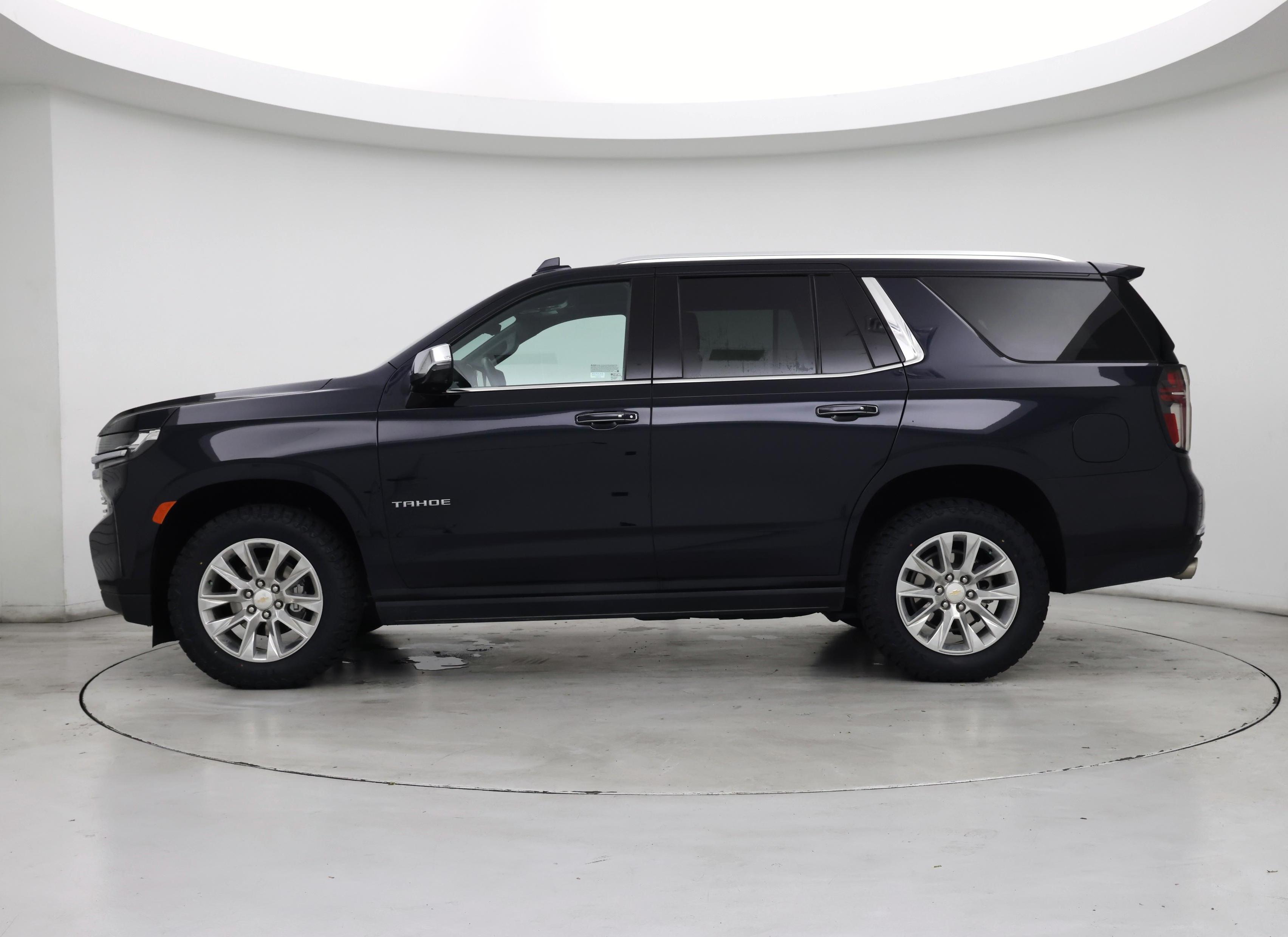 Thumbnail: 2023 Chevrolet Tahoe - 3