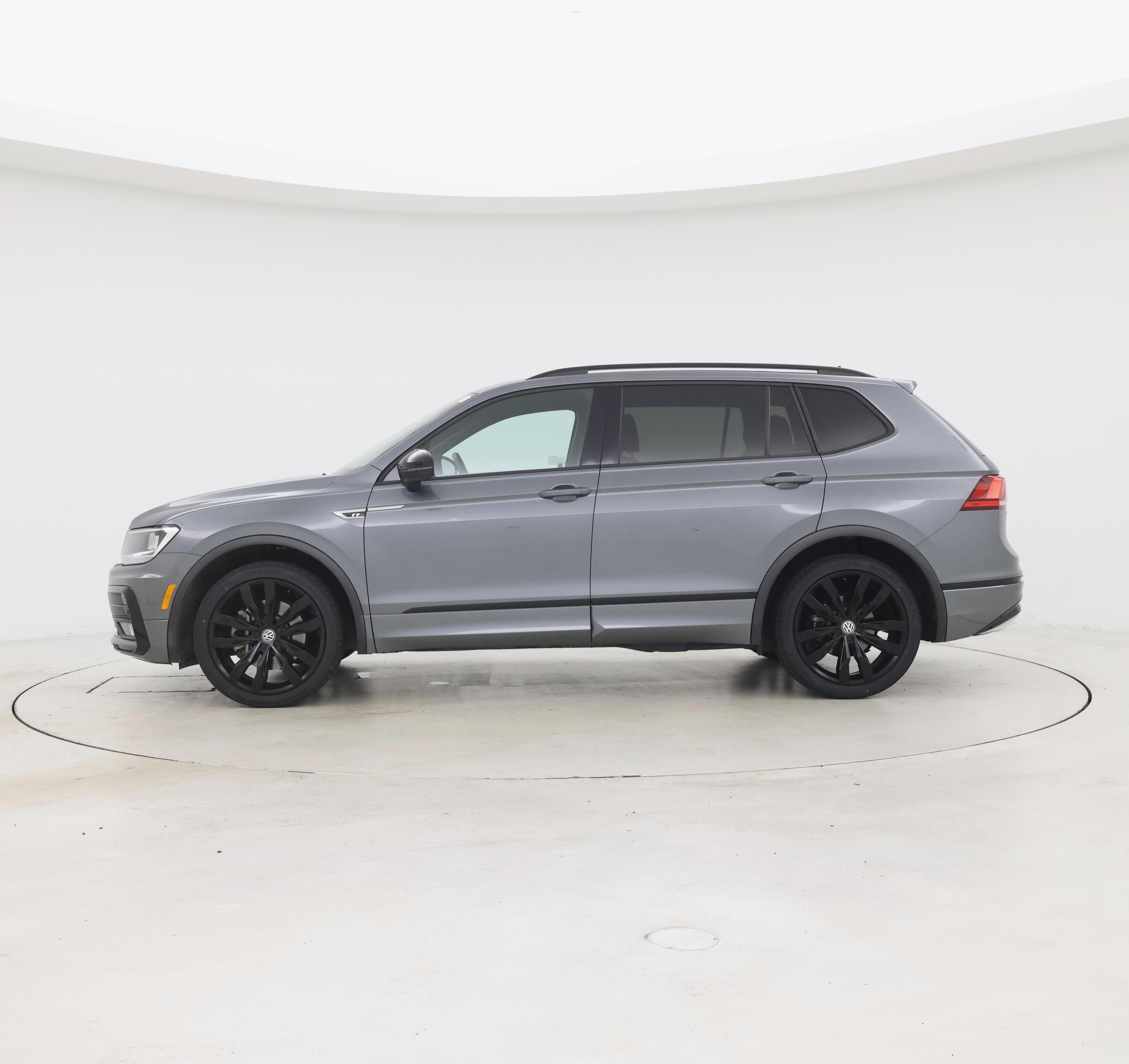 Thumbnail: 2020 Volkswagen Tiguan - 3