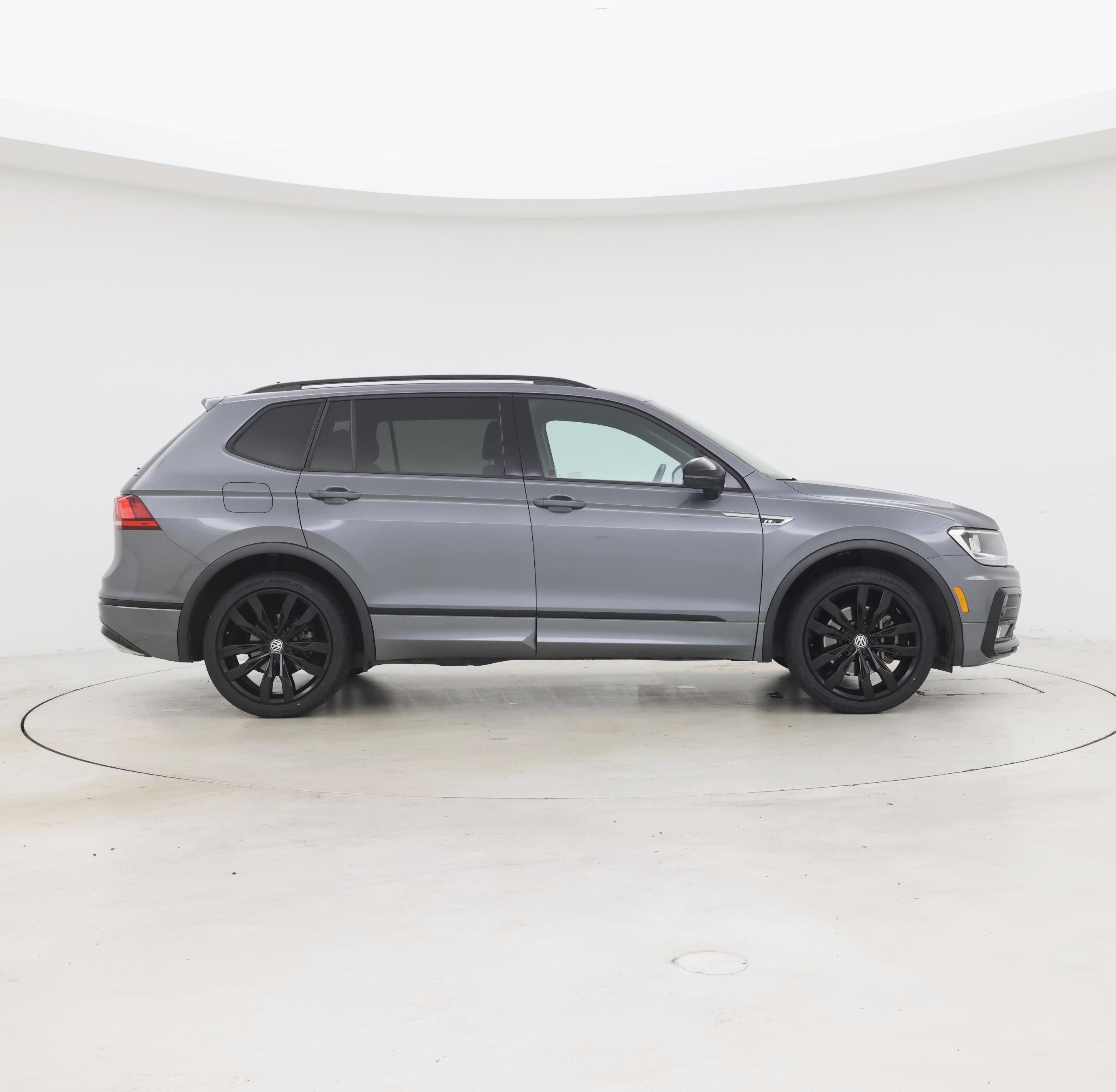 Thumbnail: 2020 Volkswagen Tiguan - 7