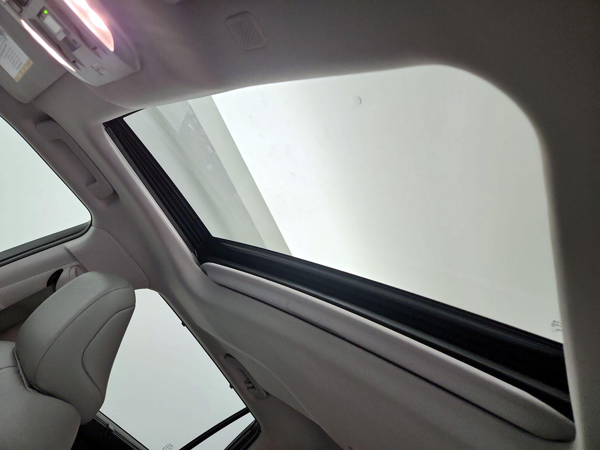 Thumbnail: 2020 Toyota Highlander - 20