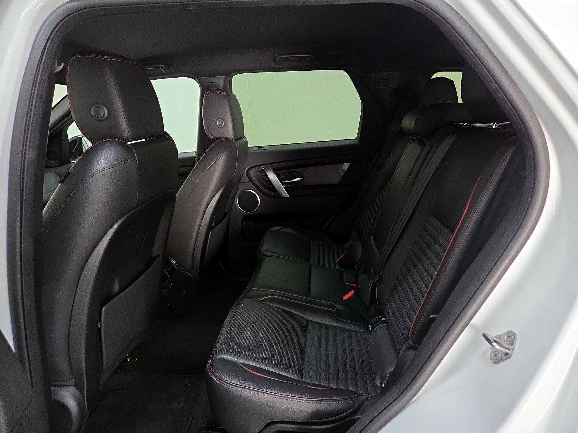 Thumbnail: 2020 Land Rover Discovery Sport - 20