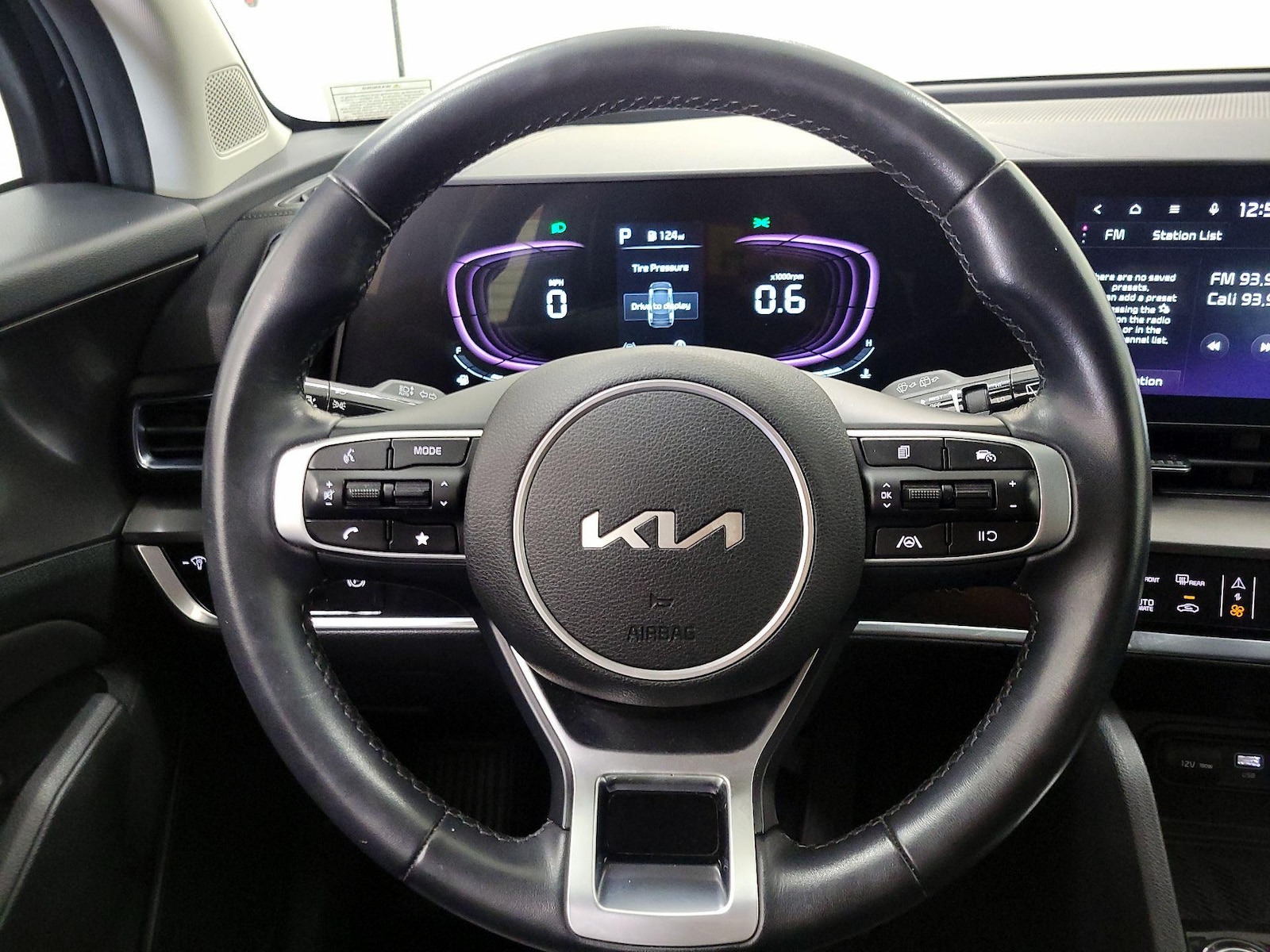 2023 Kia Sportage EX - Photo 11