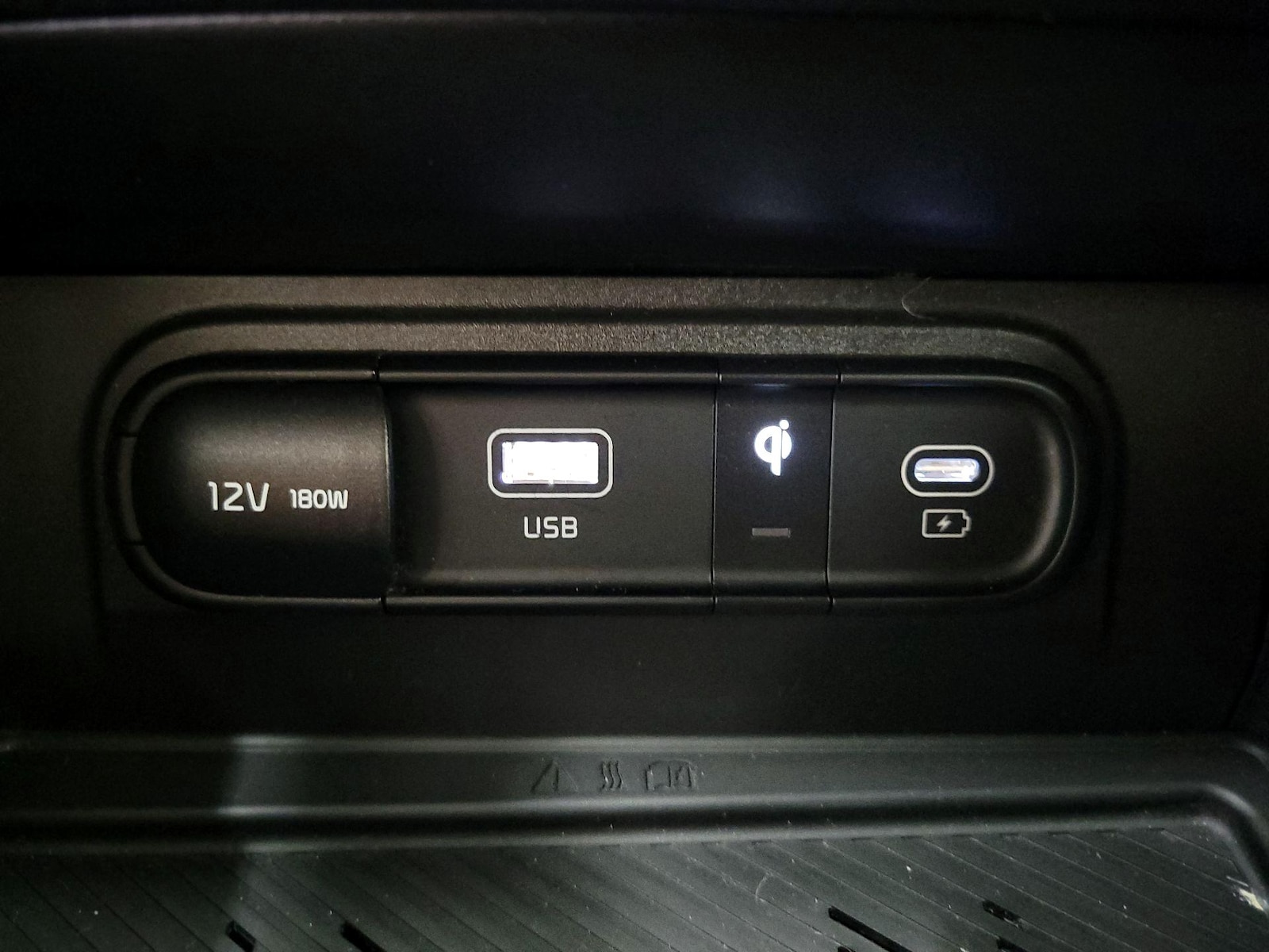 2023 Kia Sportage EX - Photo 20