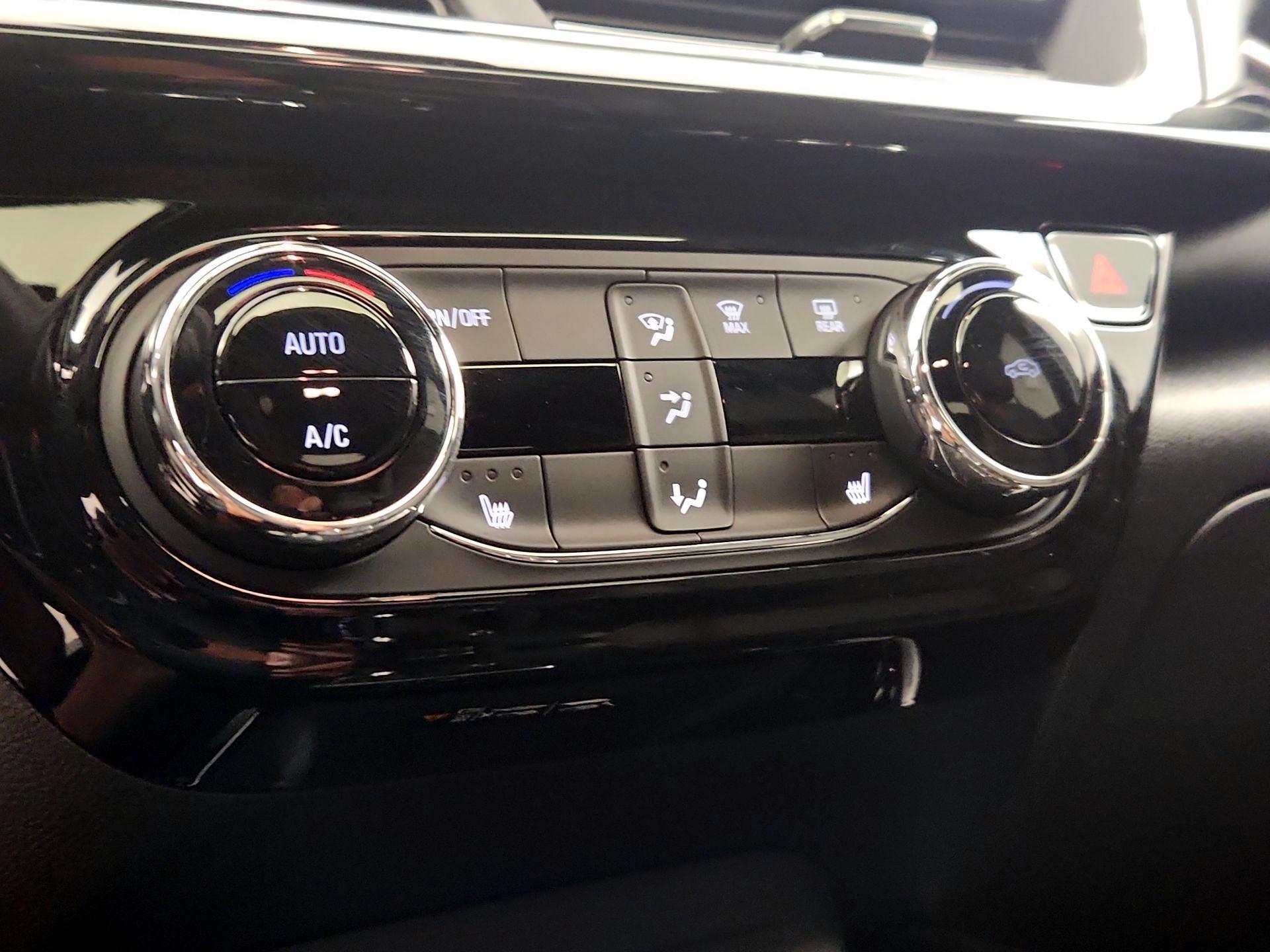Thumbnail: 2024 Chevrolet Trax - 16