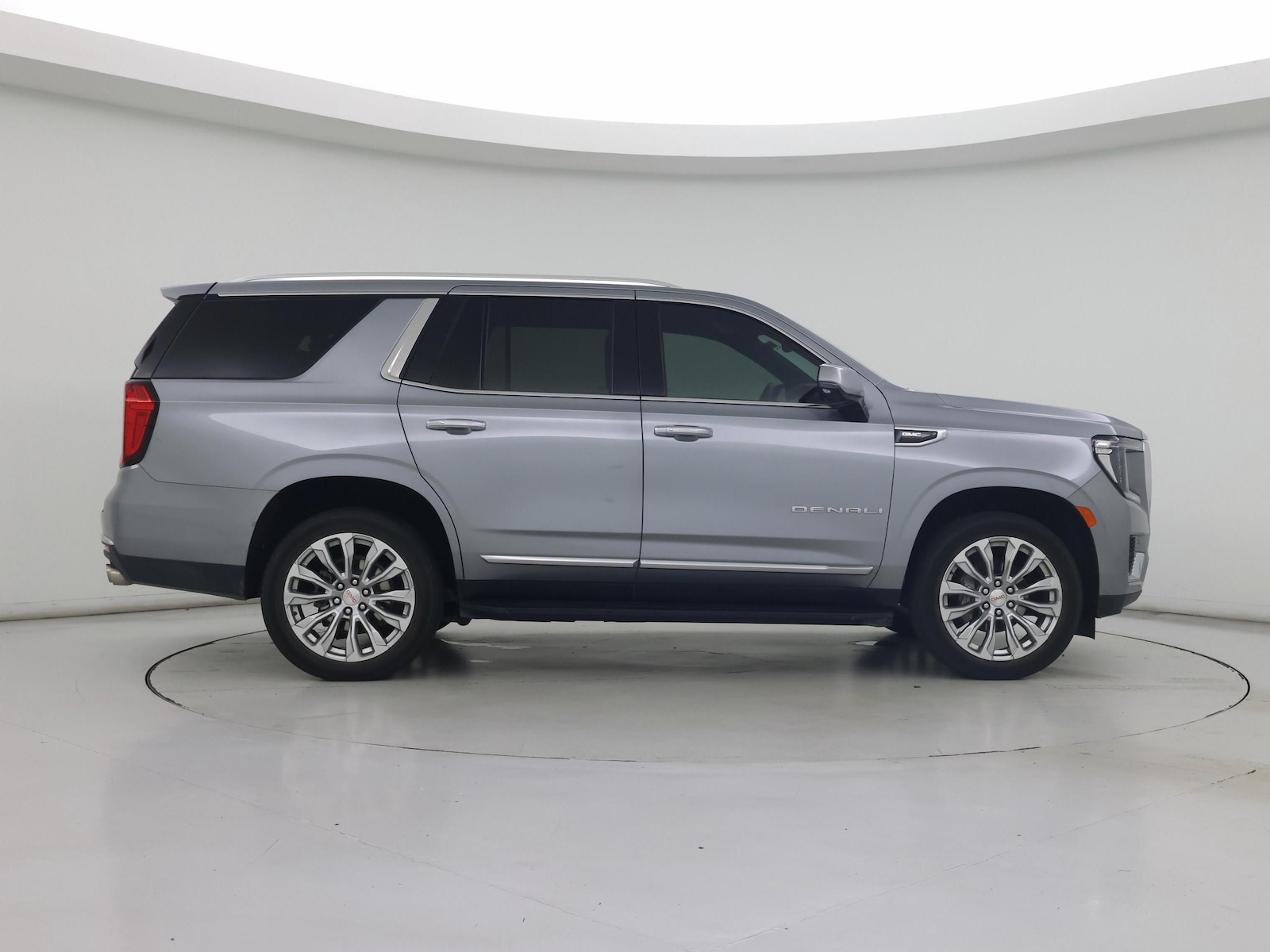 2024 GMC Yukon Denali - Photo 8