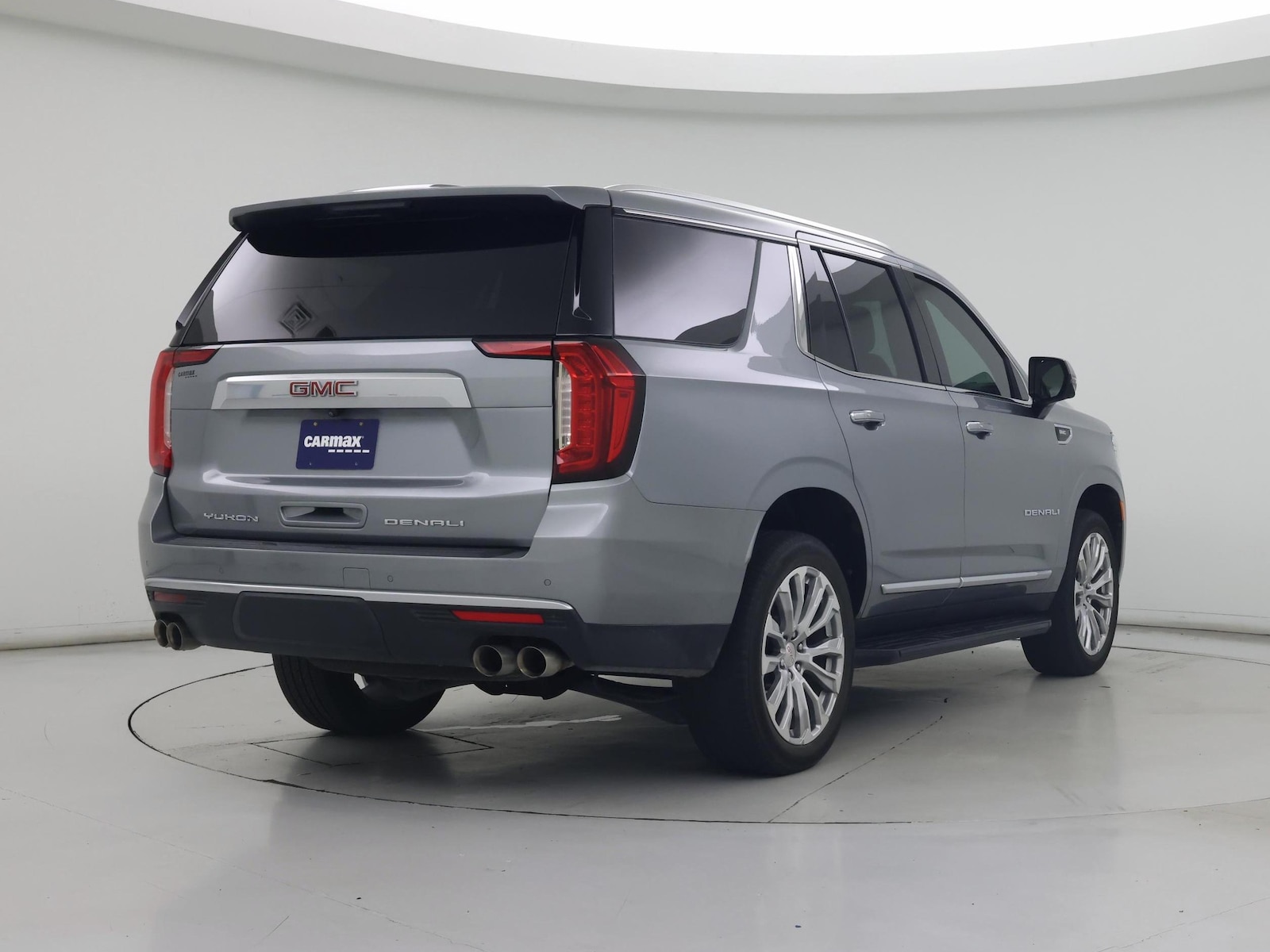 2024 GMC Yukon Denali - Photo 9